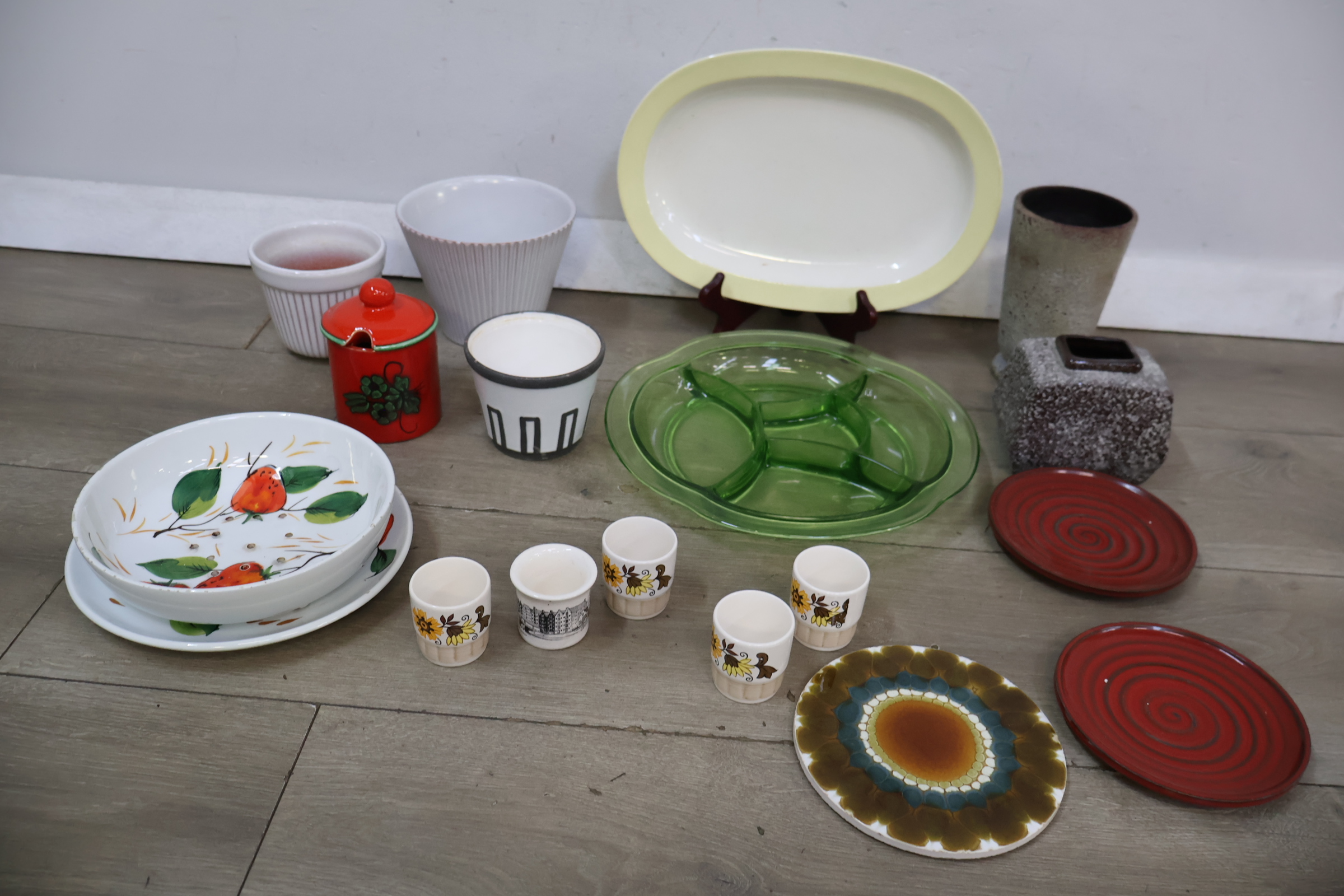 Diverse servies en decoratieve schalen – foto 4 – kavel bij GSD Auctions, Zoeterwoude