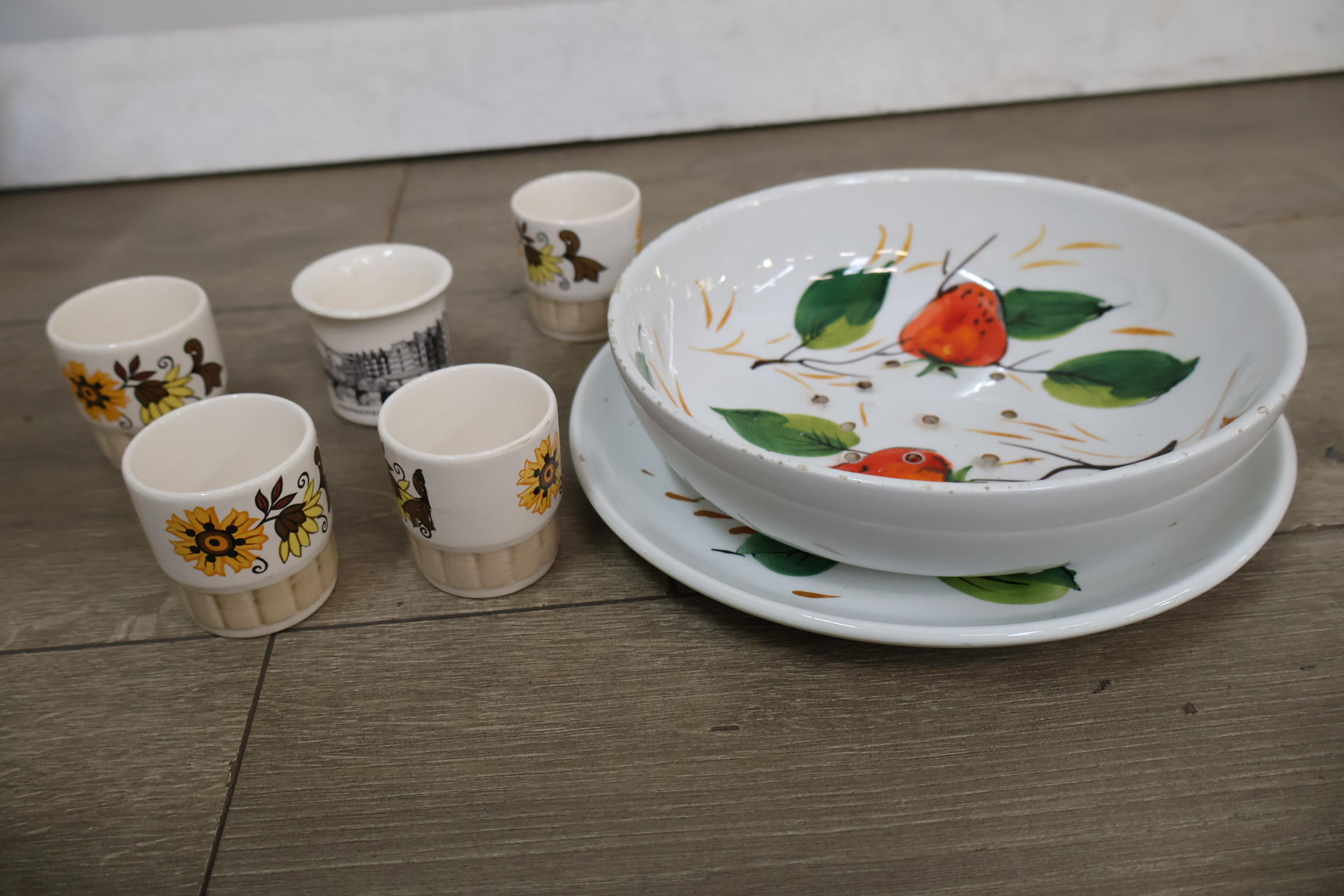 Diverse servies en decoratieve schalen – foto 11 – kavel bij GSD Auctions, Zoeterwoude
