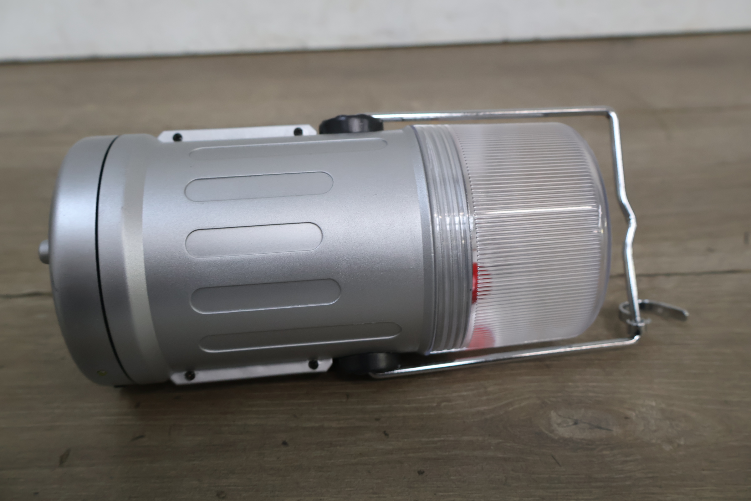 Camping Light muggenlamp – foto 10 – kavel bij GSD Auctions, Zoeterwoude