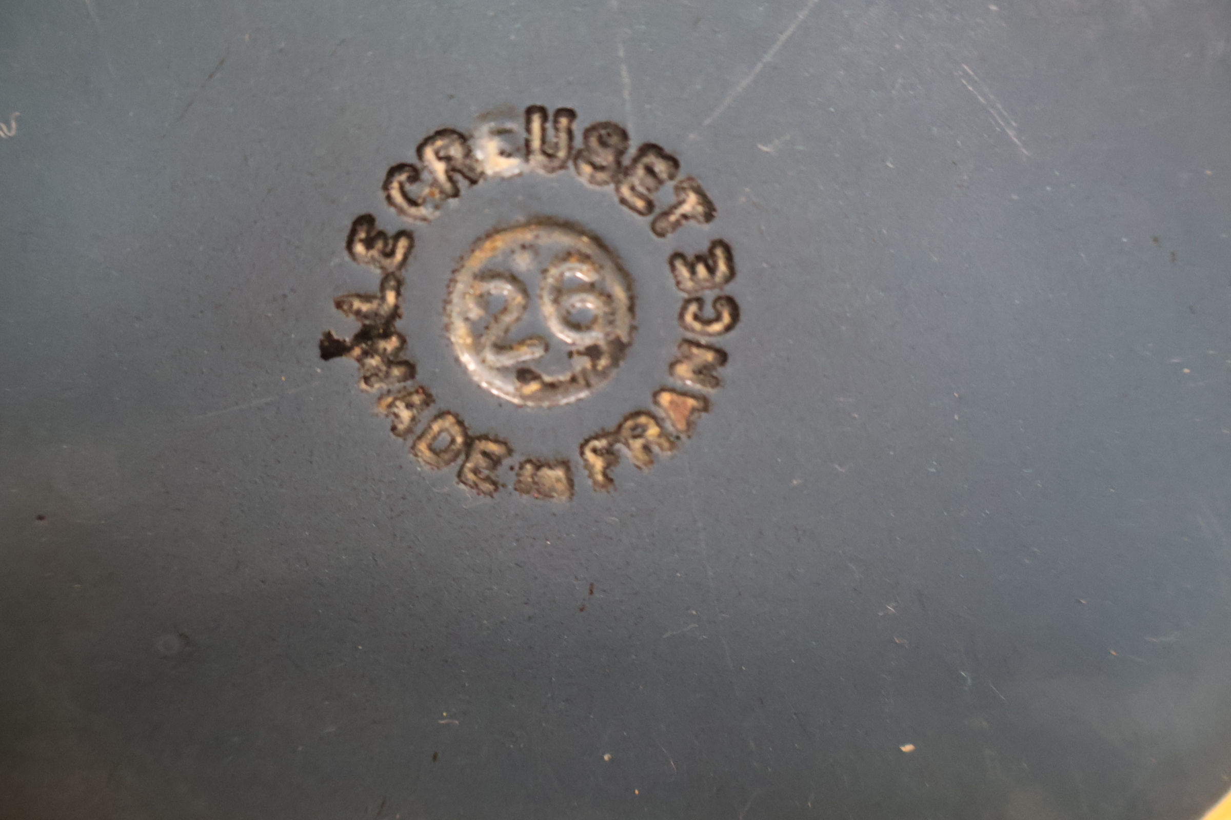 Koekenpan met houten handvat le creuset – foto 11 – kavel bij GSD Auctions, Zoeterwoude