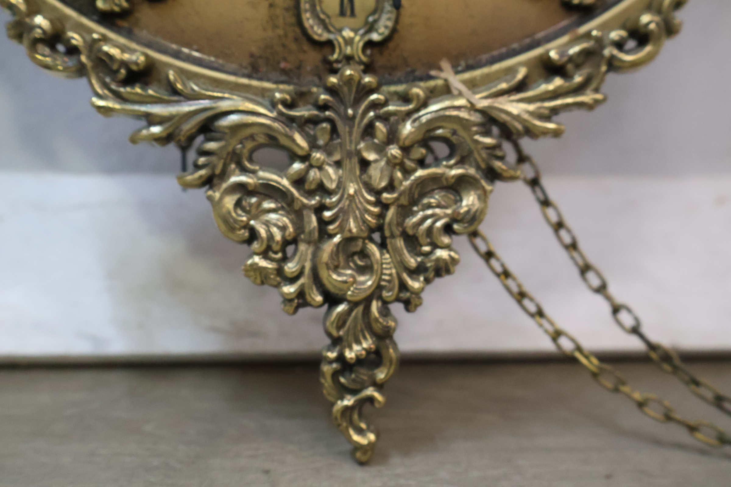 Vintage sierlijke wandklok met pendel en gewichten – foto 15 – kavel bij GSD Auctions, Zoeterwoude