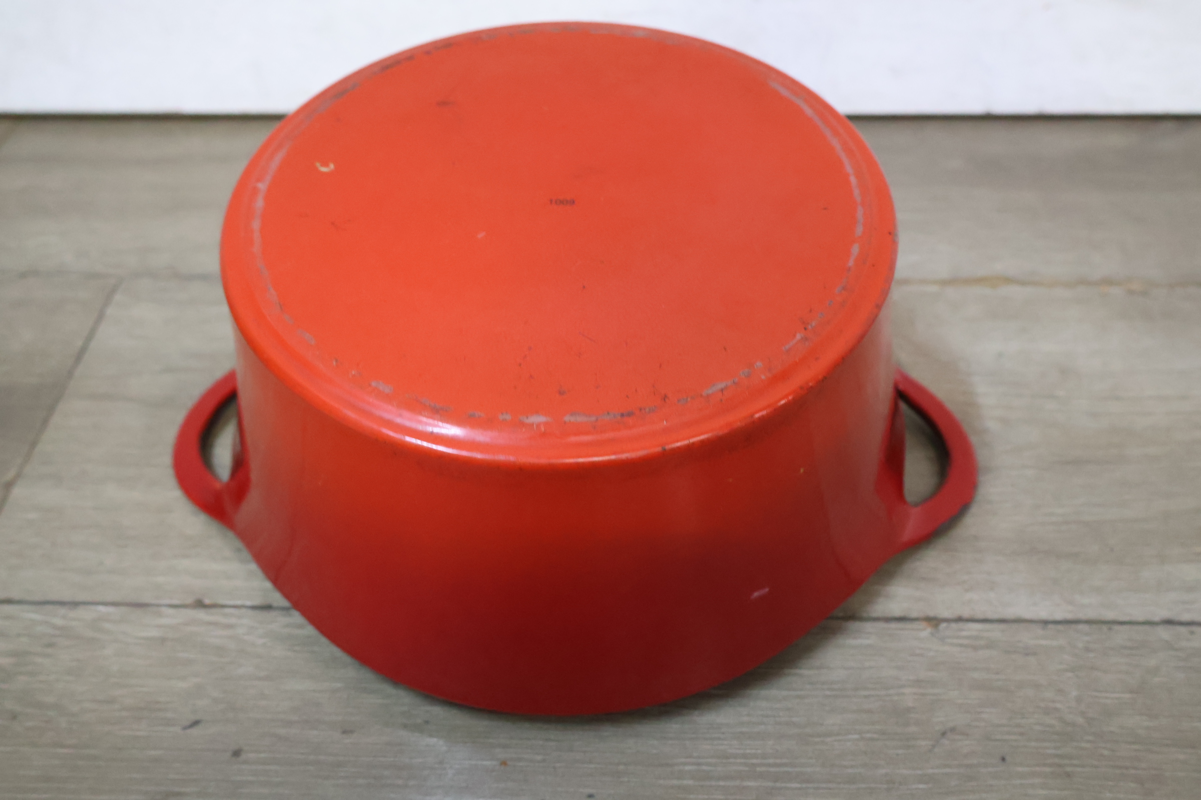 Rode gietijzeren braadpan met deksel – foto 14 – kavel bij GSD Auctions, Zoeterwoude