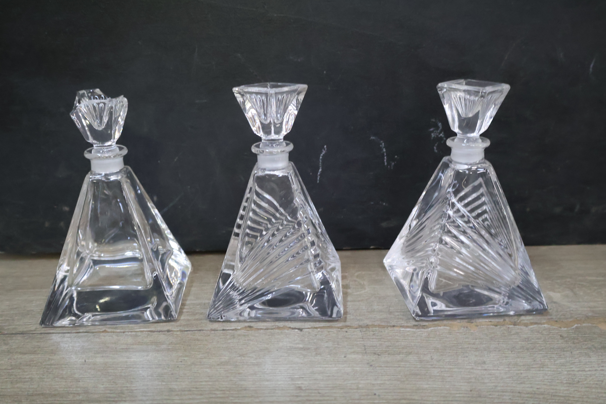 Glazen karaffen en glazen set met dienblad – foto 7 – kavel bij GSD Auctions, Zoeterwoude