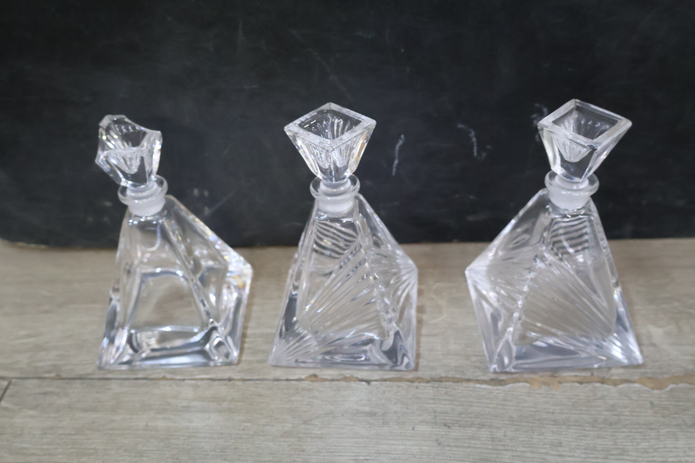 Glazen karaffen en glazen set met dienblad – foto 8 – kavel bij GSD Auctions, Zoeterwoude
