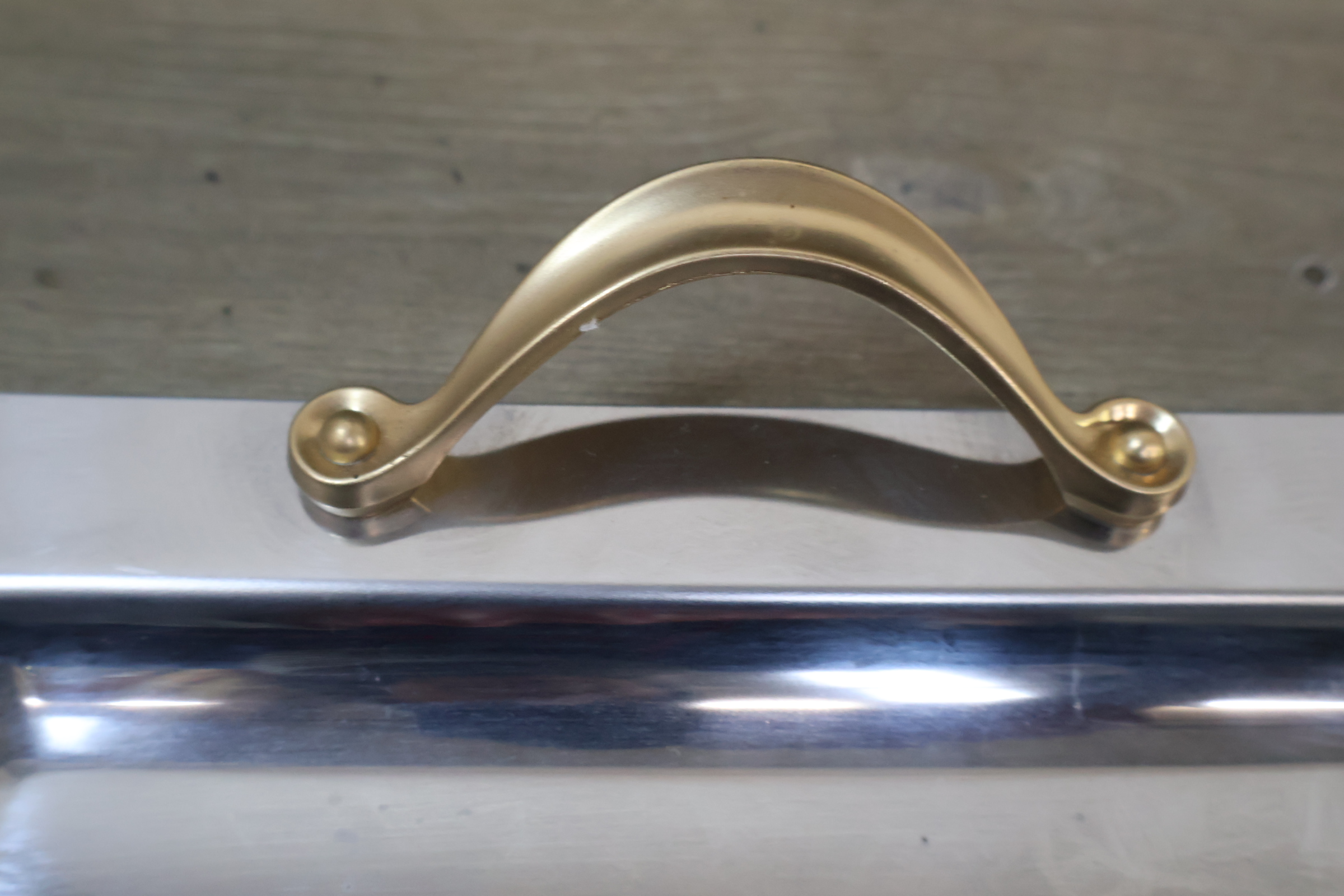 Glazen karaffen en glazen set met dienblad – foto 13 – kavel bij GSD Auctions, Zoeterwoude
