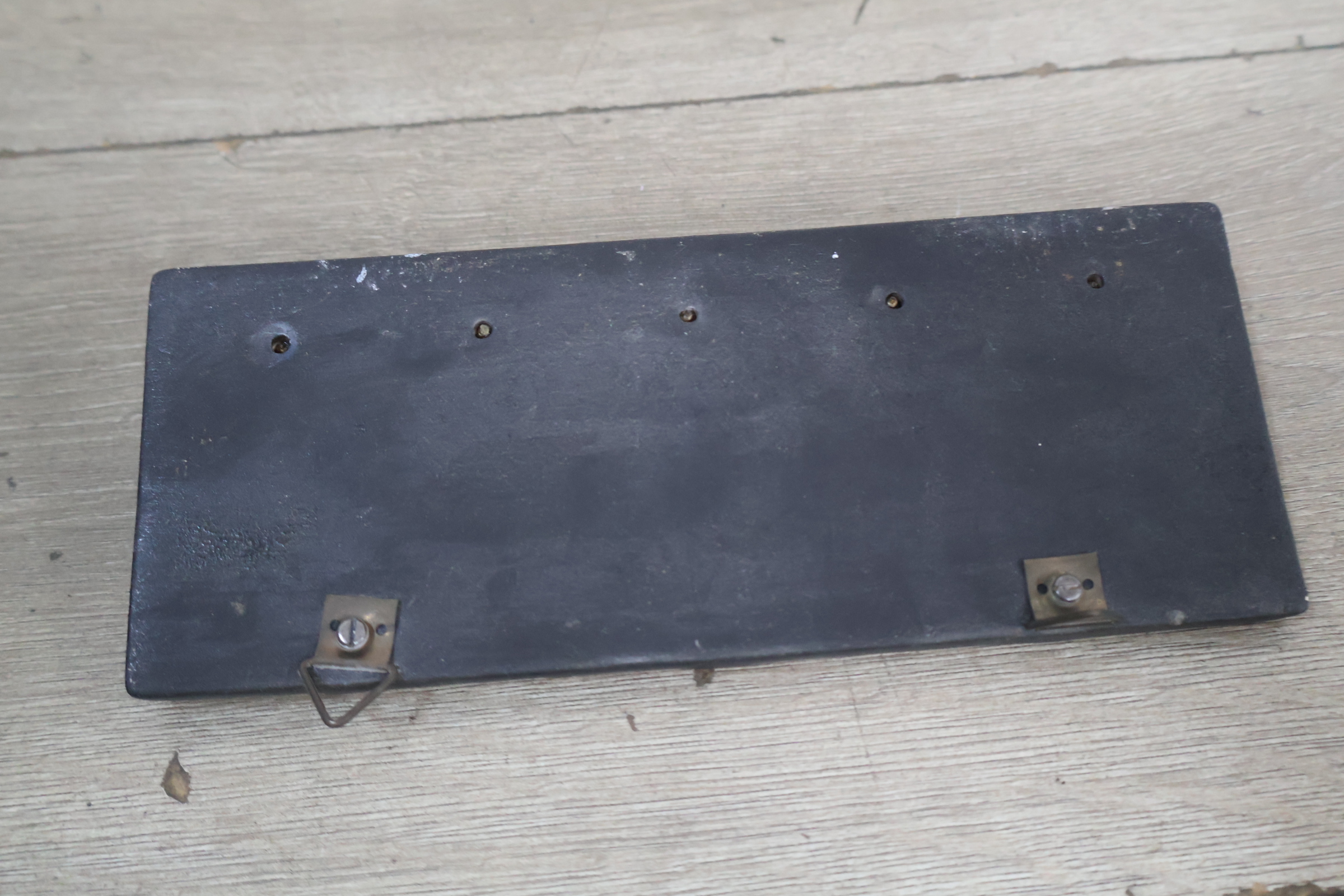 Wandkapstok met keramische plaat en olifantenmotief – foto 10 – kavel bij GSD Auctions, Zoeterwoude