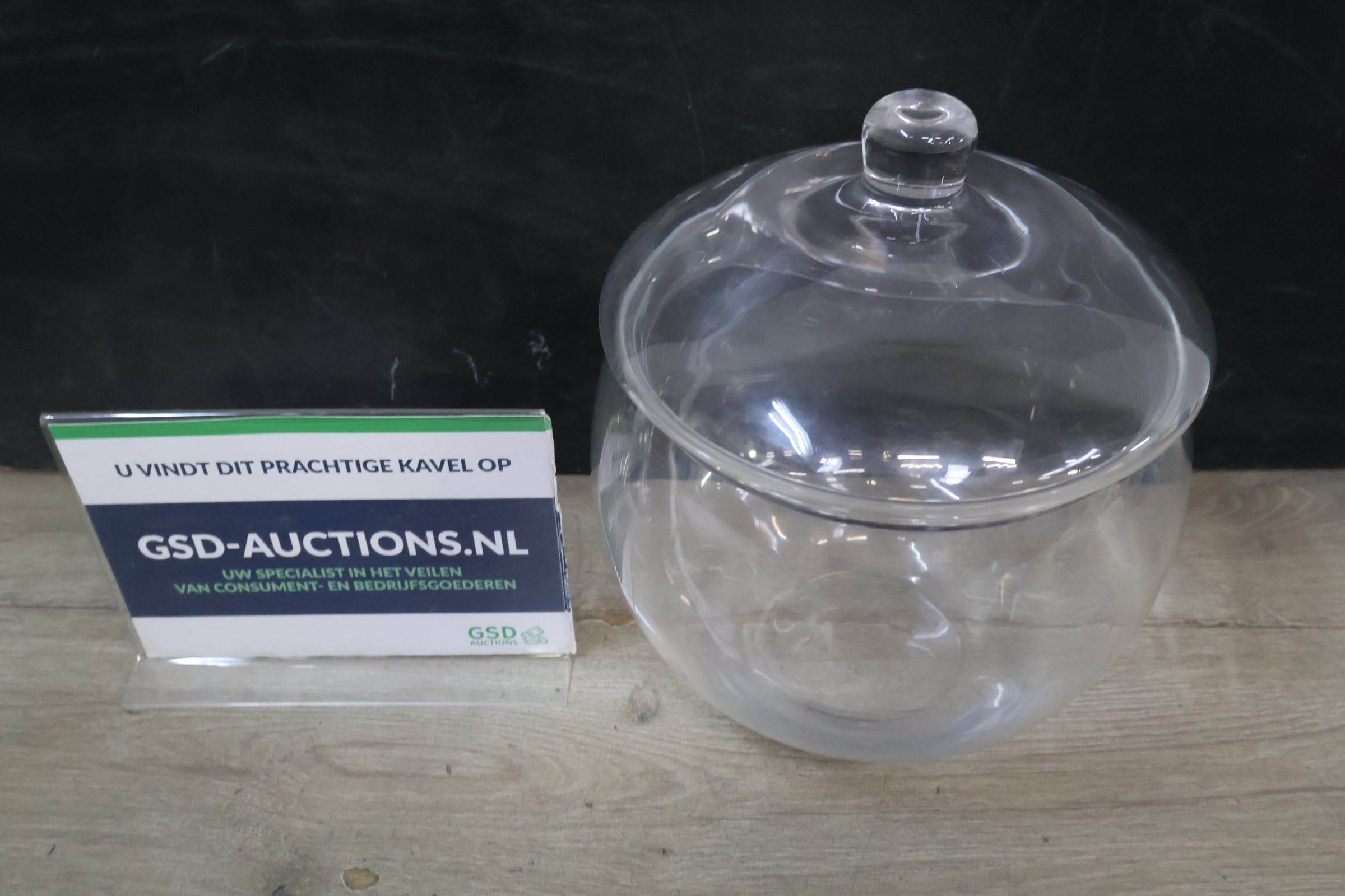 Glazen snoeppot met deksel – foto 2 – kavel bij GSD Auctions, Zoeterwoude