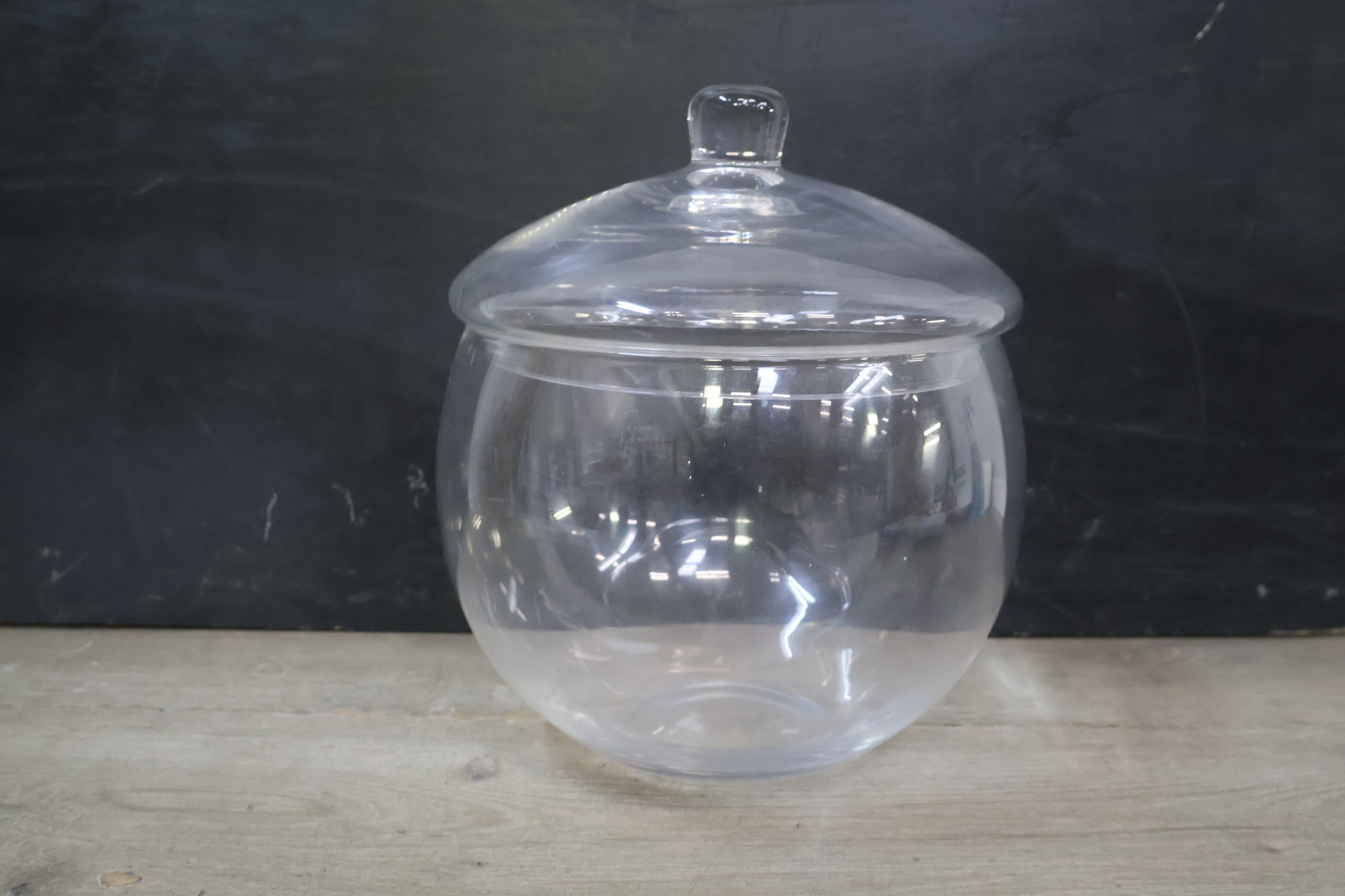 Glazen snoeppot met deksel – foto 4 – kavel bij GSD Auctions, Zoeterwoude