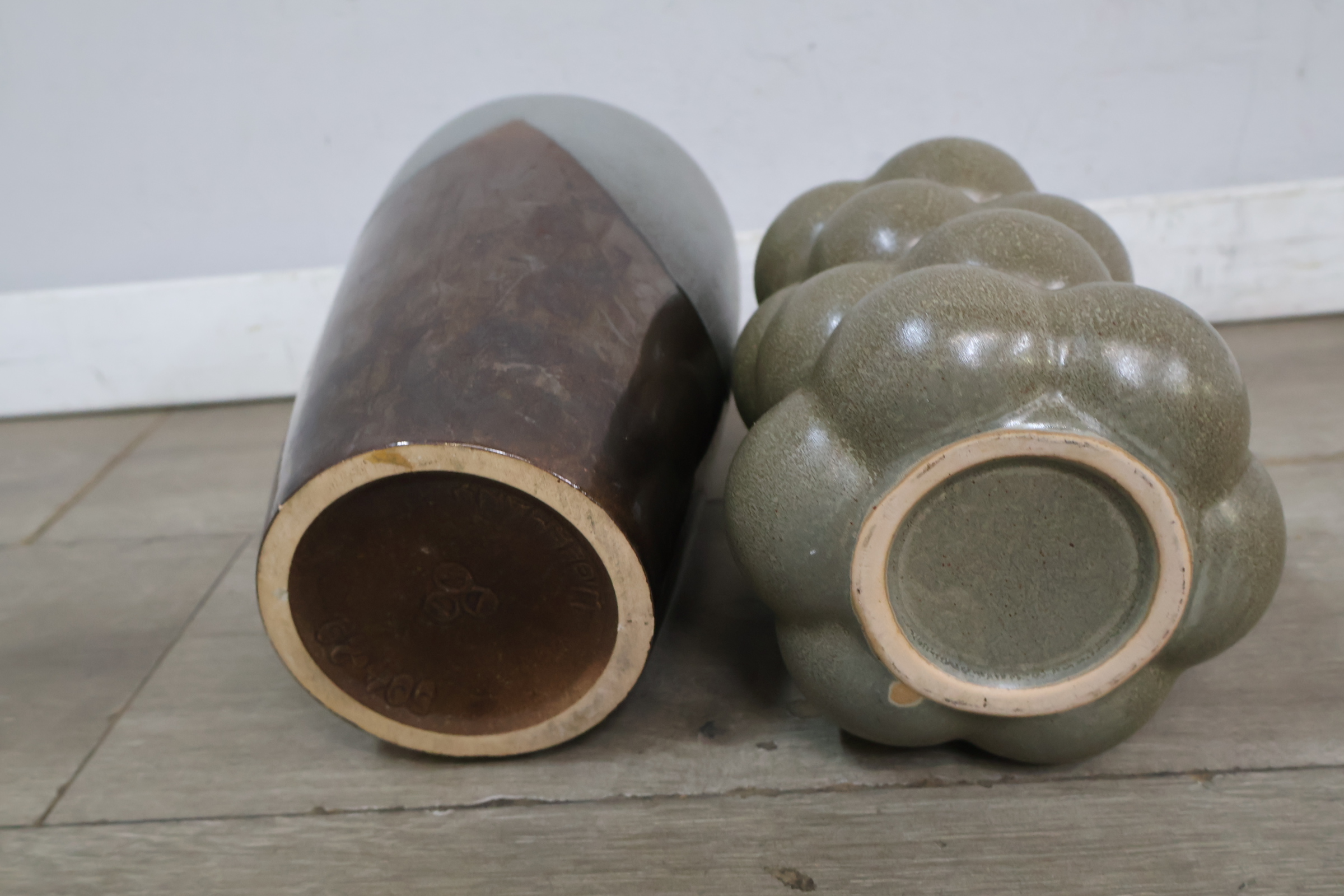 Set van twee keramische vazen – foto 7 – kavel bij GSD Auctions, Zoeterwoude