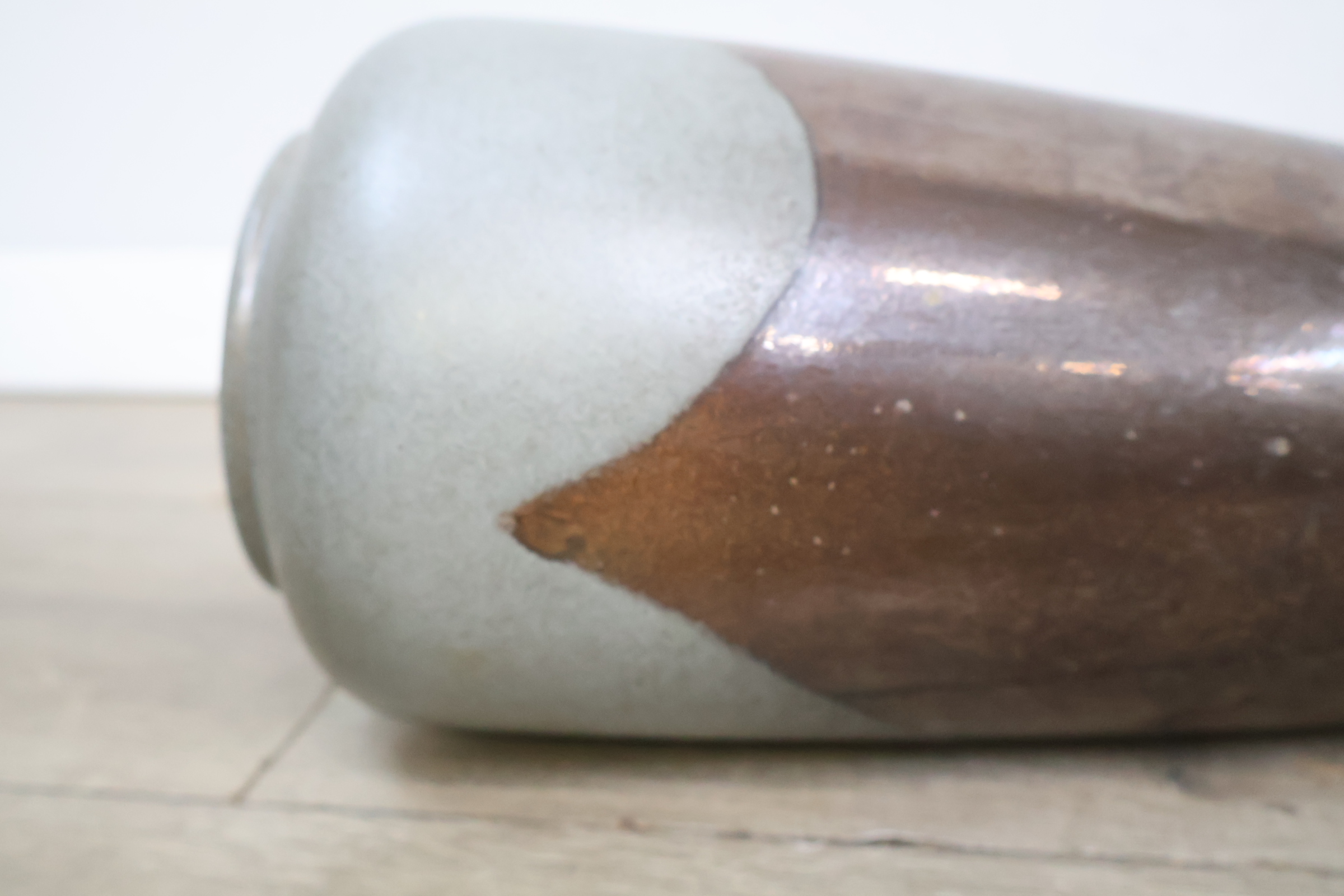 Set van twee keramische vazen – foto 9 – kavel bij GSD Auctions, Zoeterwoude