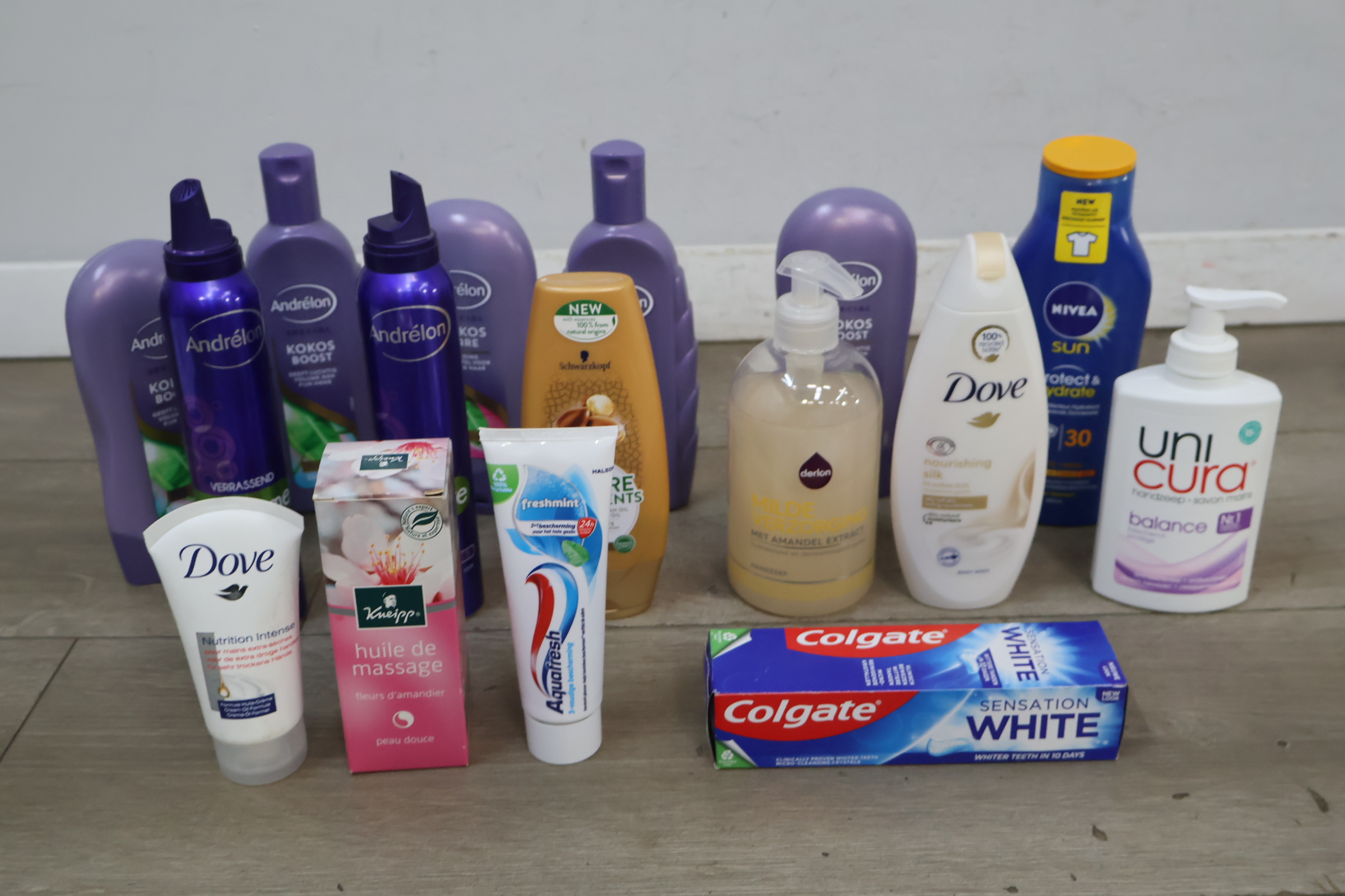 Verzorgingsproducten pakket met Andrélon, Dove, Nivea en Colgate – foto 3 – kavel bij GSD Auctions, Zoeterwoude