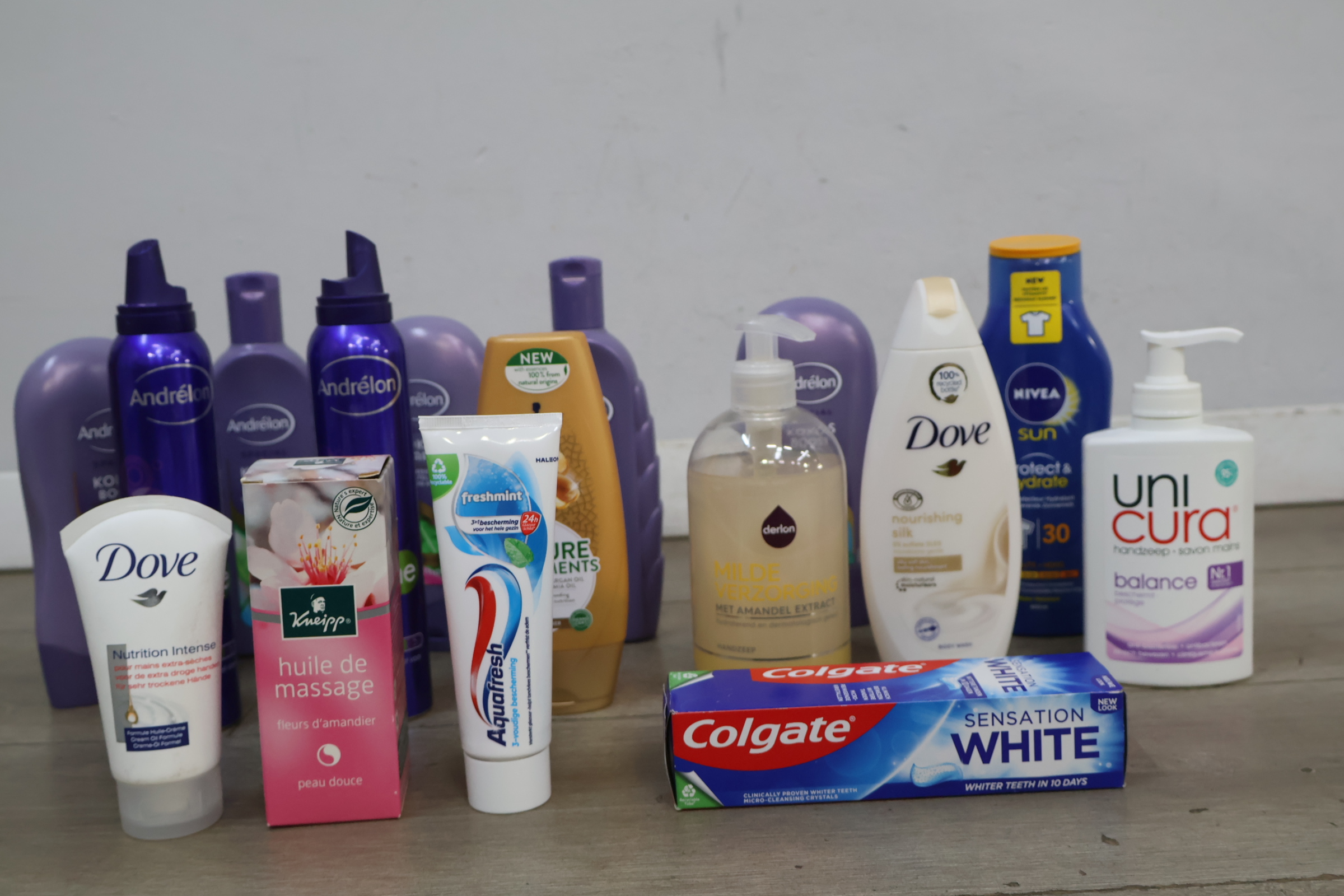 Verzorgingsproducten pakket met Andrélon, Dove, Nivea en Colgate – foto 5 – kavel bij GSD Auctions, Zoeterwoude