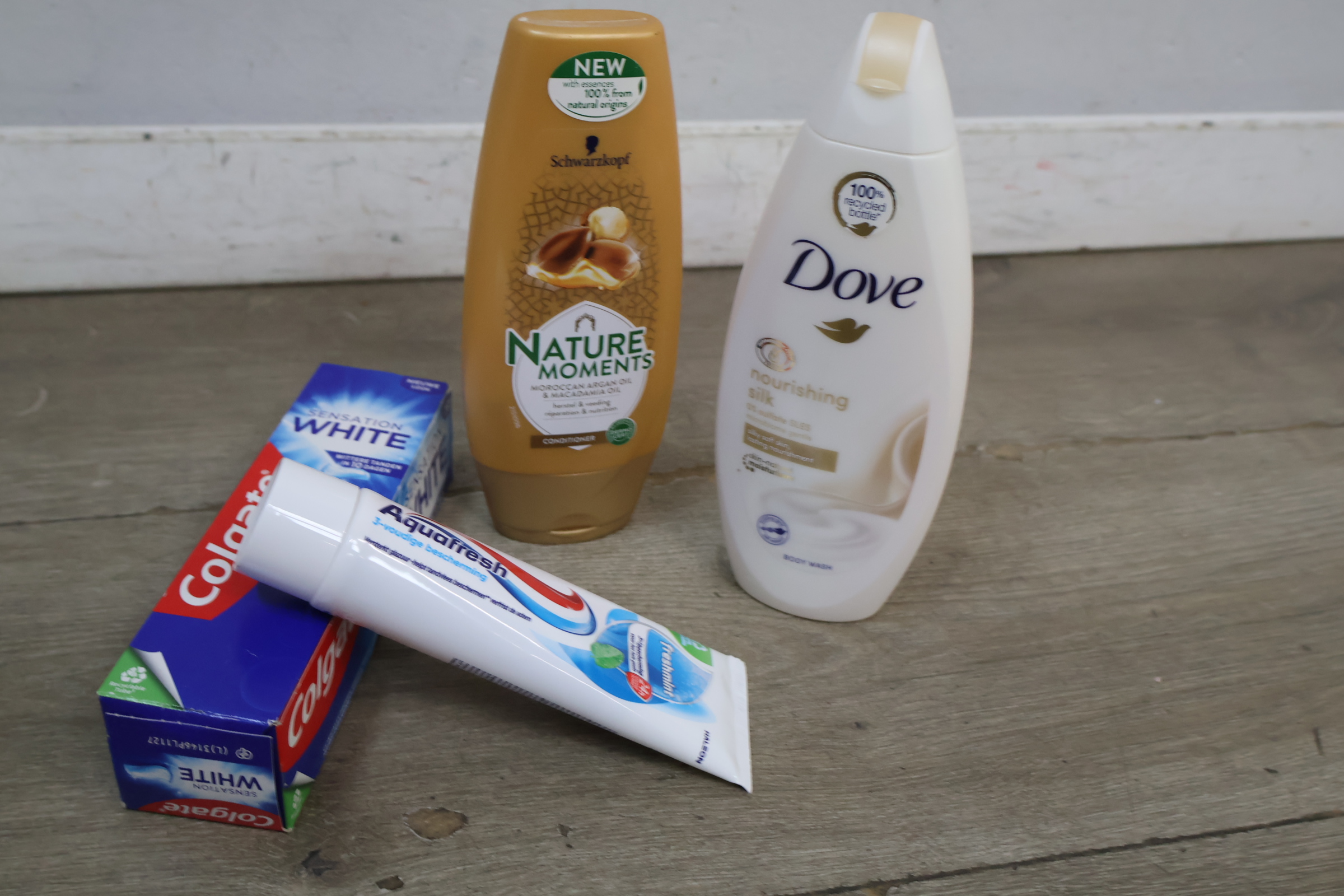 Verzorgingsproducten pakket met Andrélon, Dove, Nivea en Colgate – foto 8 – kavel bij GSD Auctions, Zoeterwoude