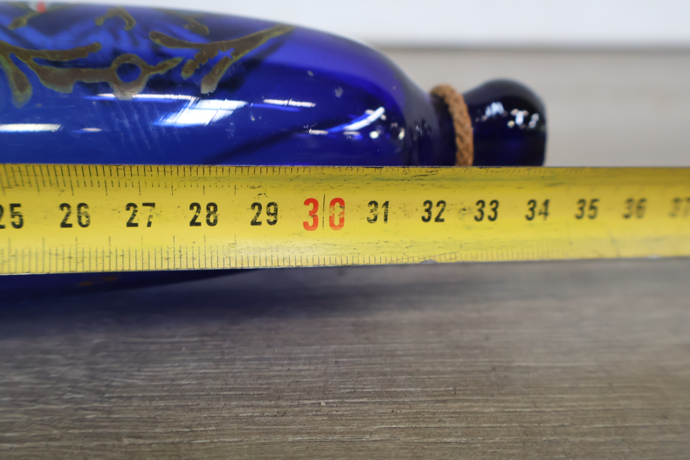 Blauw glazen wanddecoratie met engelse en franse vlaggen – foto 14 – kavel bij GSD Auctions, Zoeterwoude