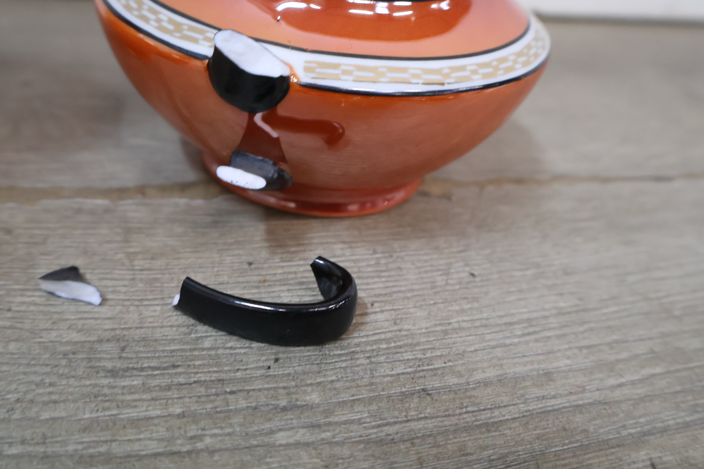 Oranje theeservies met houten dienblad – foto 7 – kavel bij GSD Auctions, Zoeterwoude