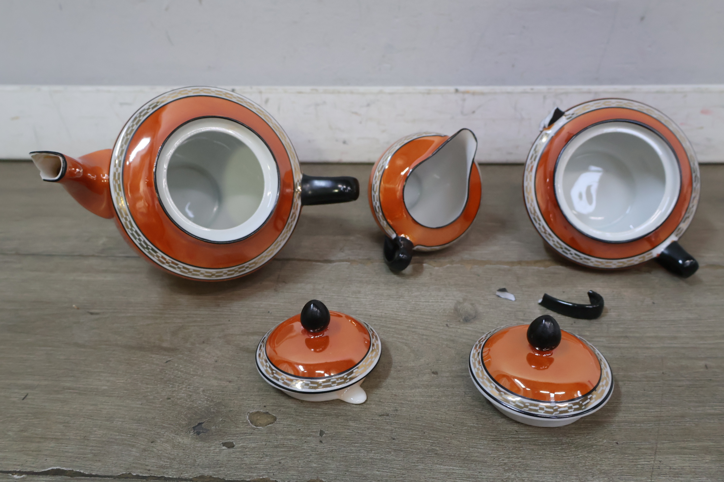 Oranje theeservies met houten dienblad – foto 8 – kavel bij GSD Auctions, Zoeterwoude