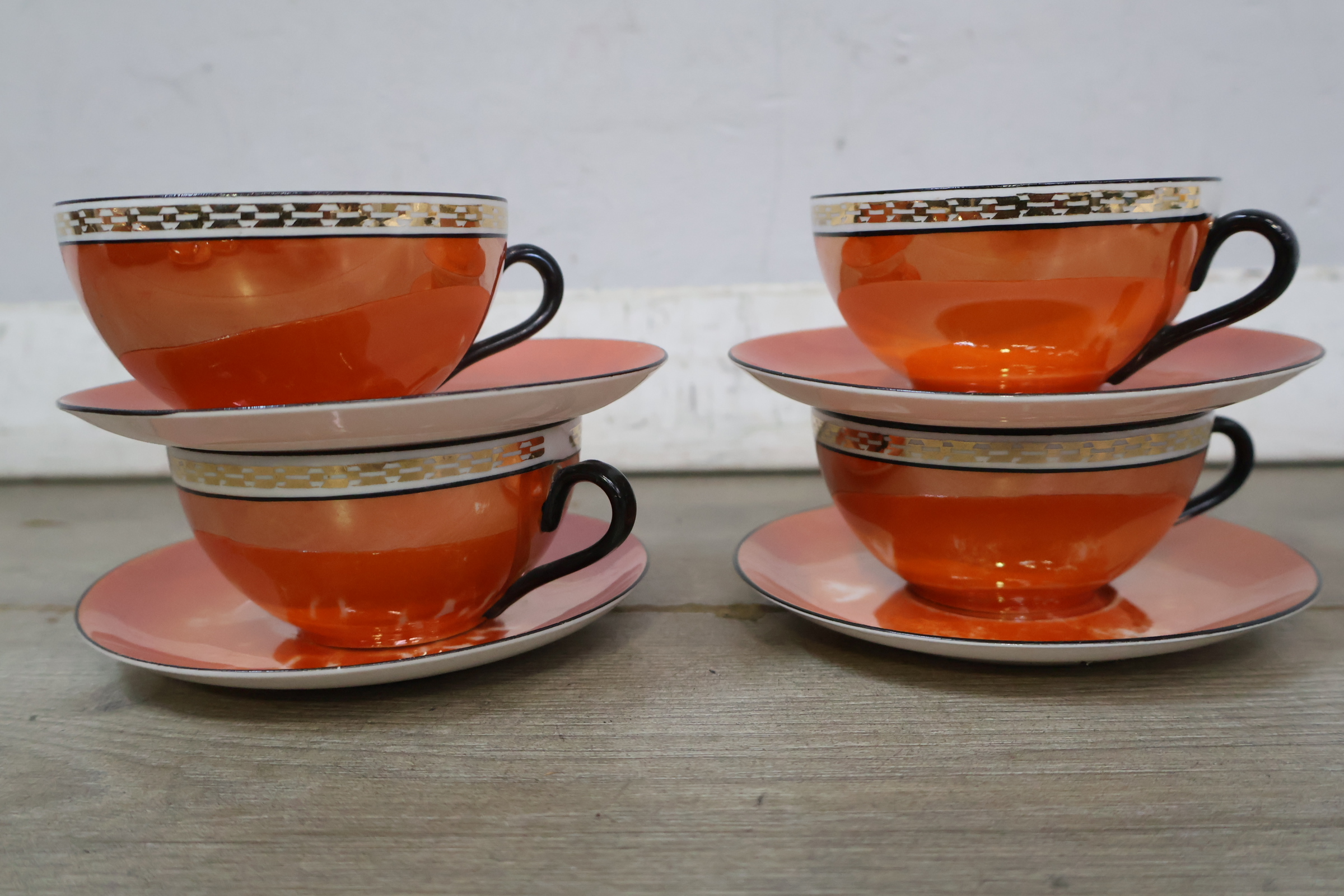 Oranje theeservies met houten dienblad – foto 13 – kavel bij GSD Auctions, Zoeterwoude