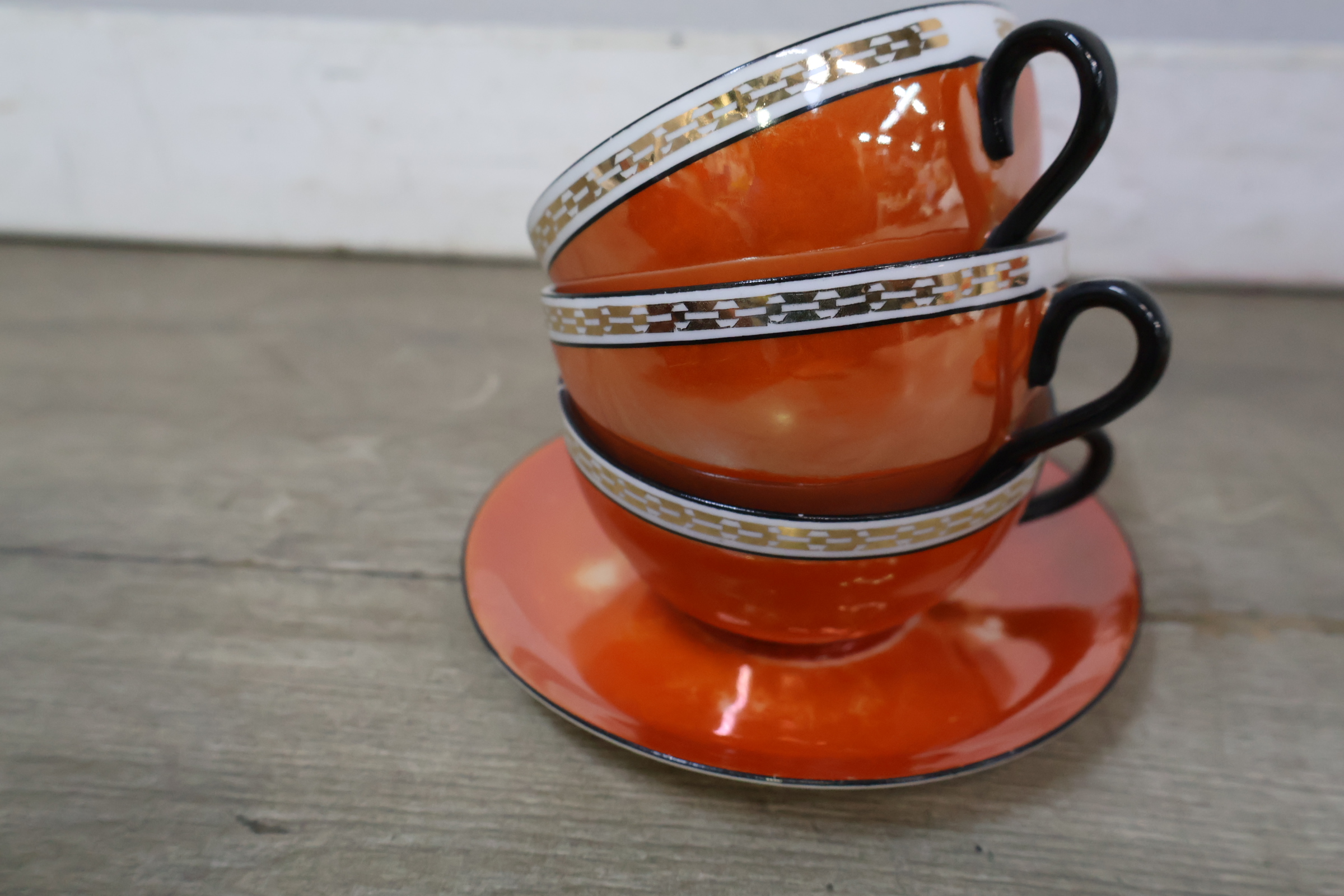 Oranje theeservies met houten dienblad – foto 14 – kavel bij GSD Auctions, Zoeterwoude