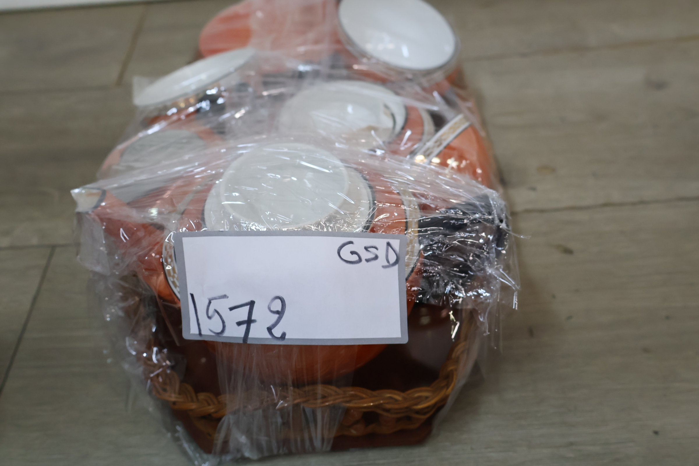 Oranje theeservies met houten dienblad – foto 21 – kavel bij GSD Auctions, Zoeterwoude