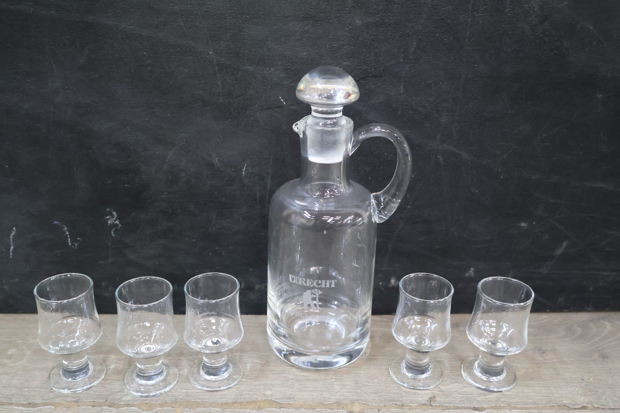Dureche drankset met karaf en 5 glazen – foto 4 – kavel bij GSD Auctions, Zoeterwoude
