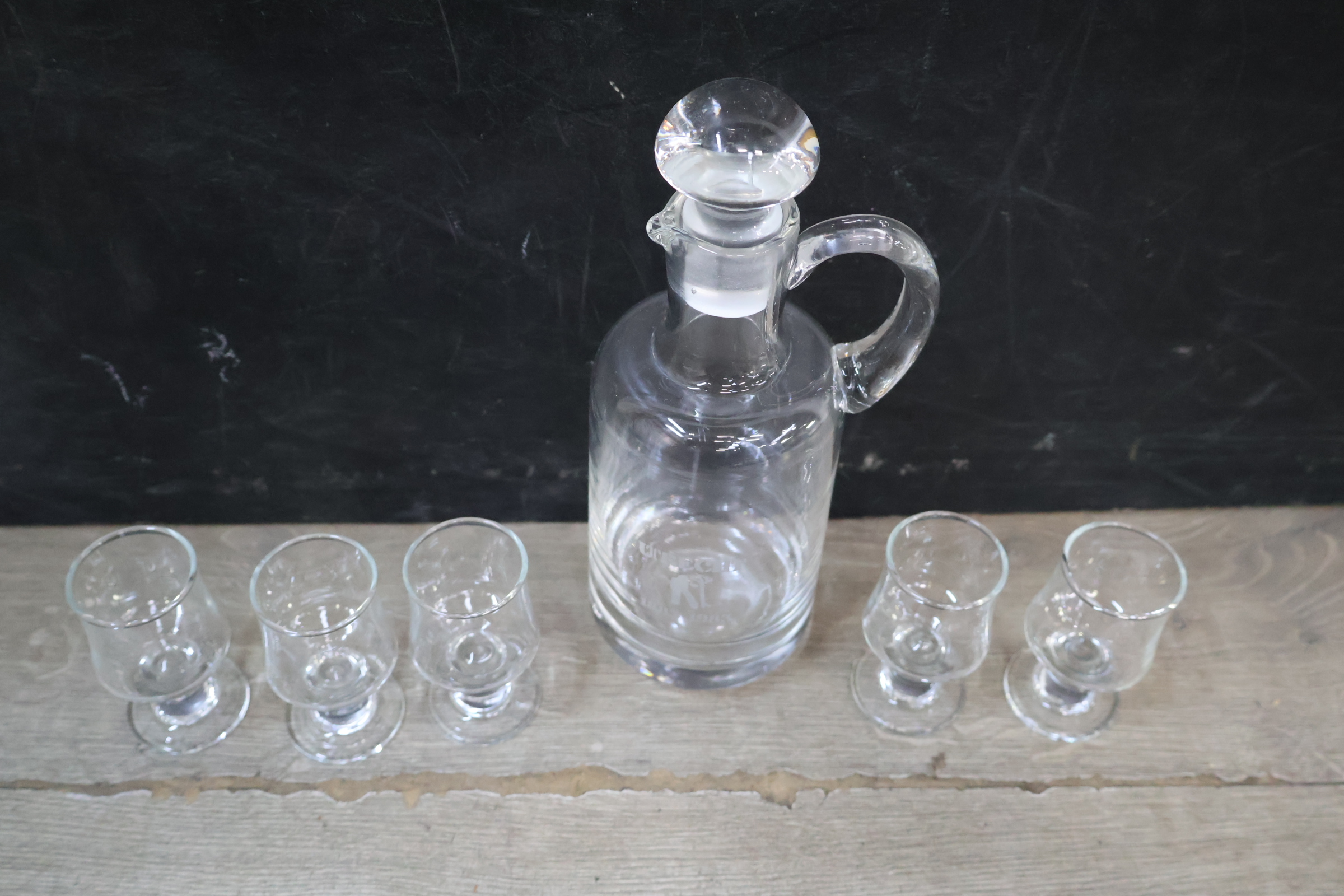 Dureche drankset met karaf en 5 glazen – foto 5 – kavel bij GSD Auctions, Zoeterwoude