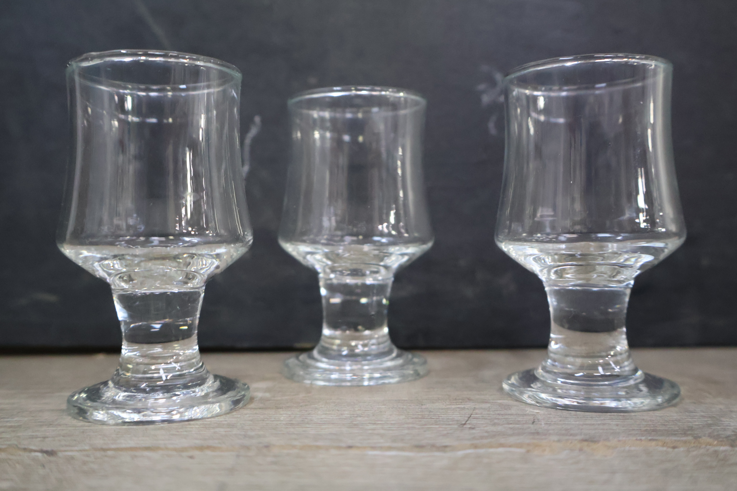 Dureche drankset met karaf en 5 glazen – foto 6 – kavel bij GSD Auctions, Zoeterwoude