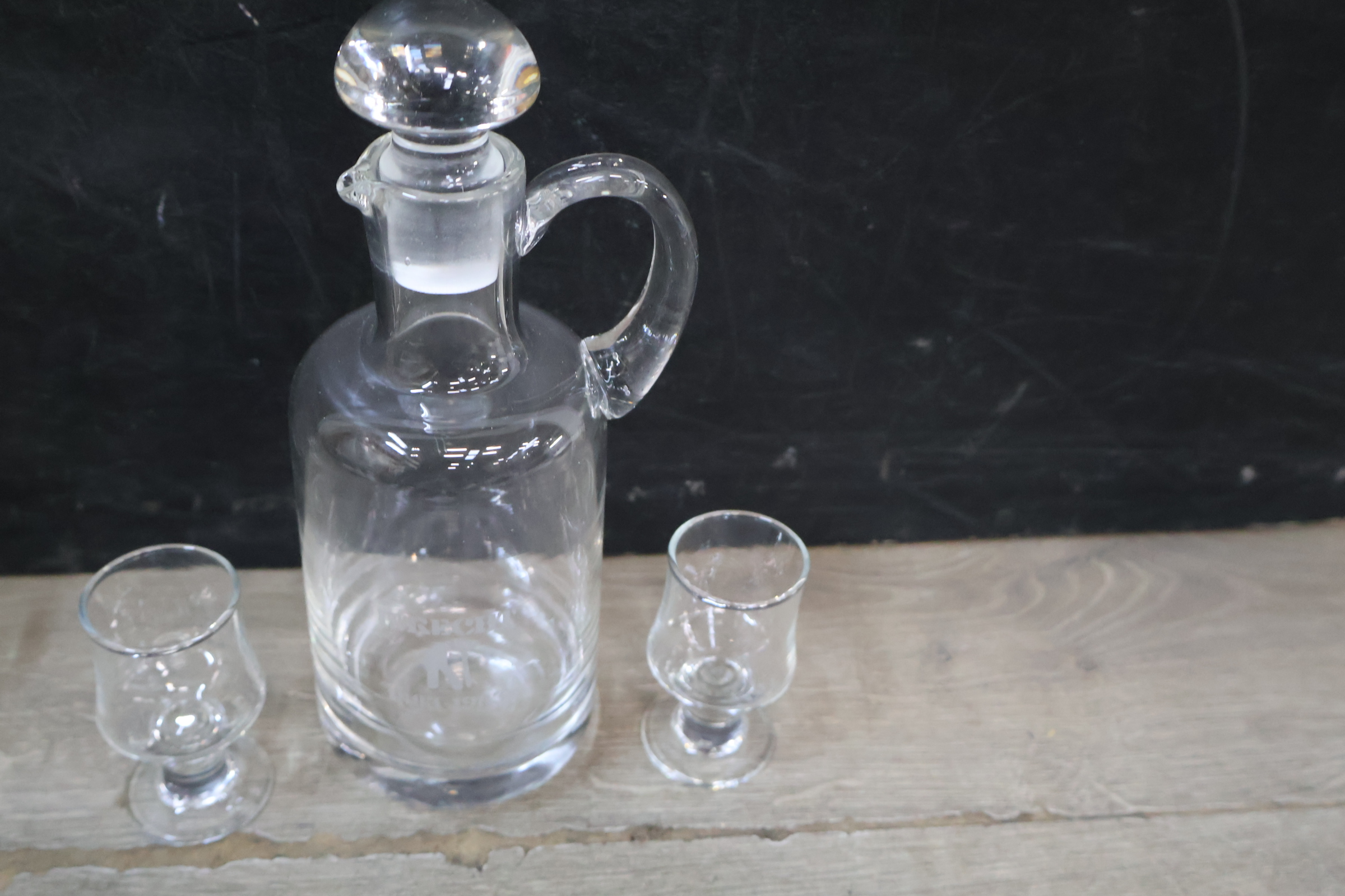 Dureche drankset met karaf en 5 glazen – foto 9 – kavel bij GSD Auctions, Zoeterwoude