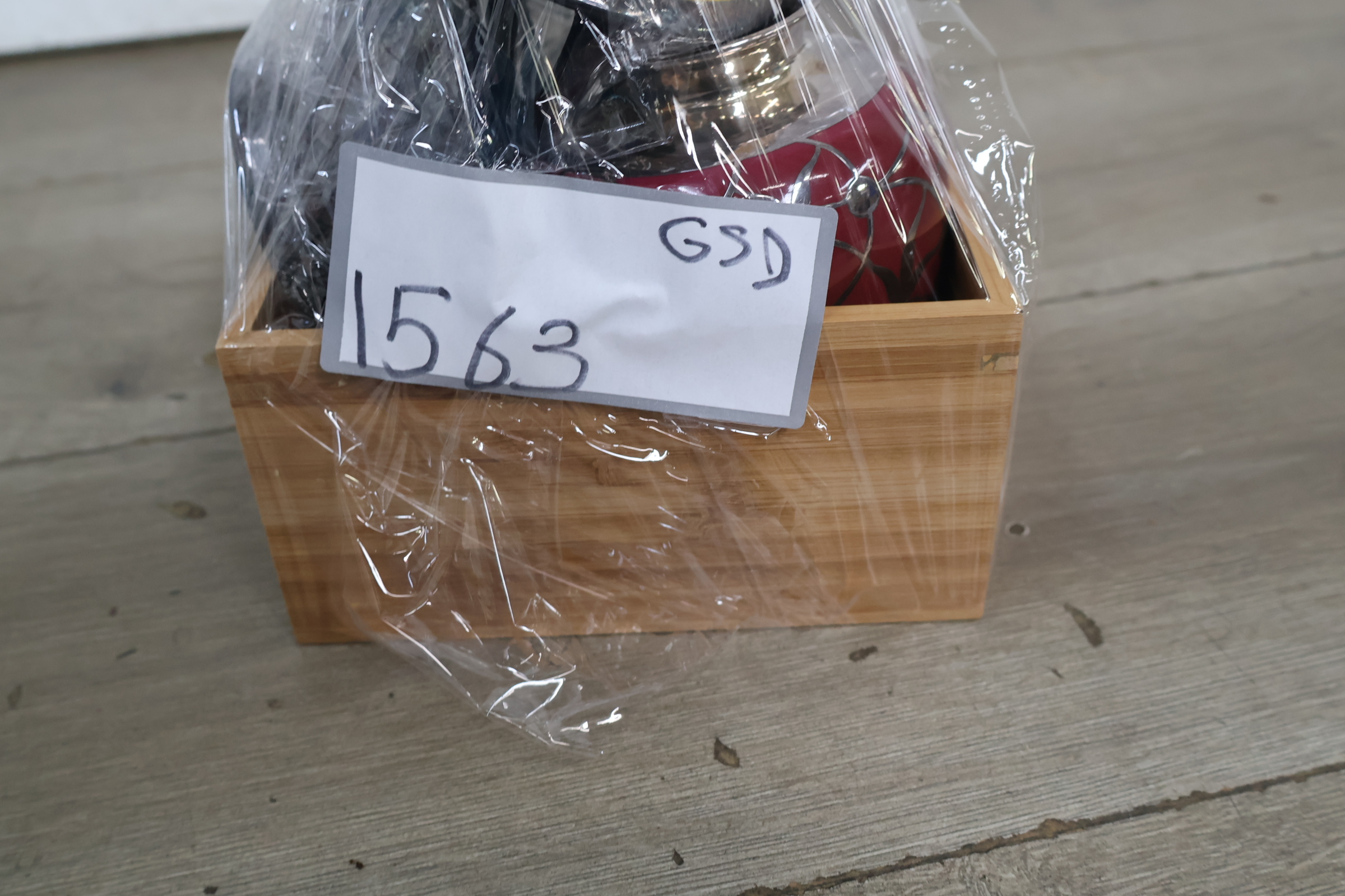 Set van drie vazen in verschillende kleuren – foto 17 – kavel bij GSD Auctions, Zoeterwoude