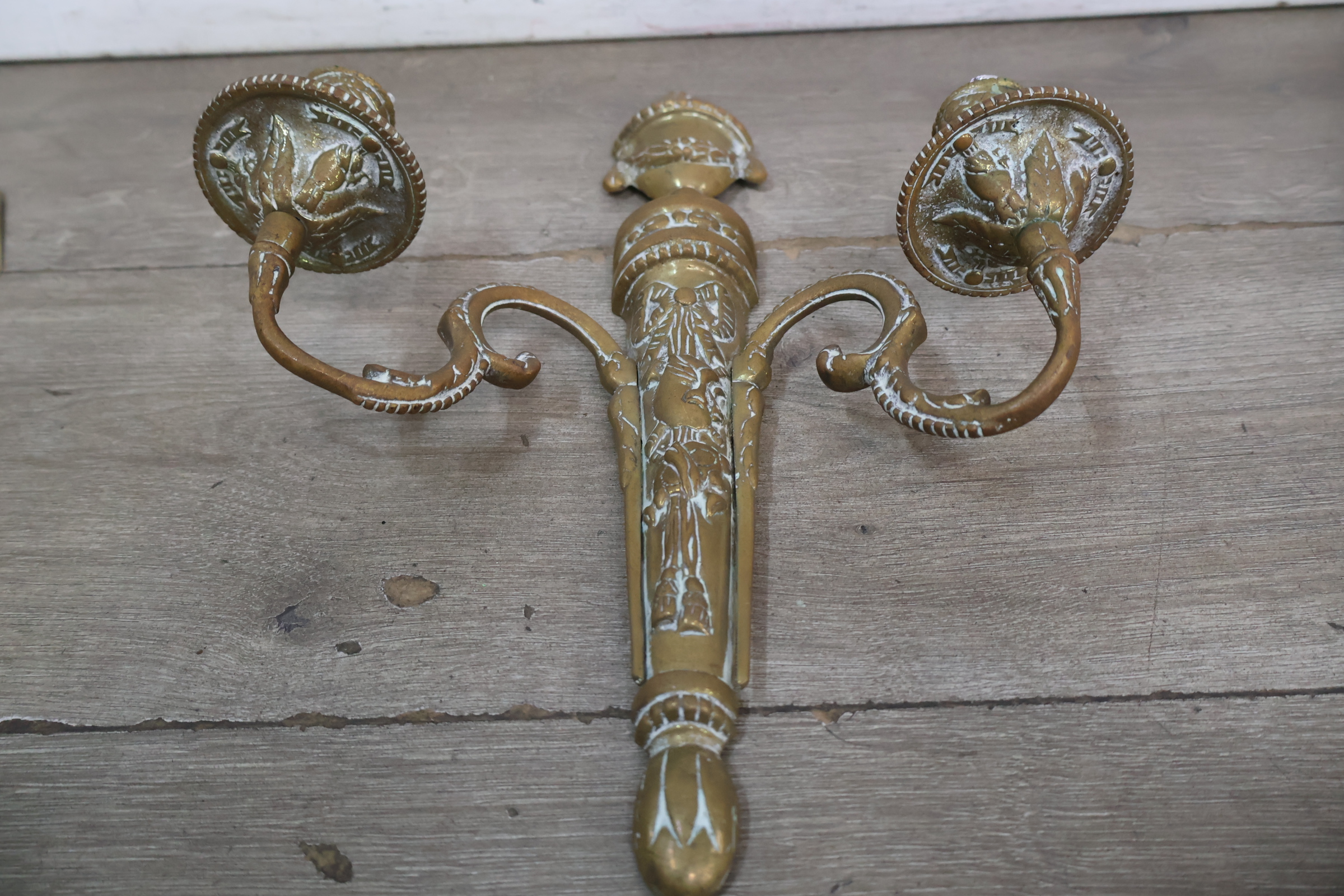 Set koperkleurige kandelaars en wandkandelaars en assortiment – foto 11 – kavel bij GSD Auctions, Zoeterwoude