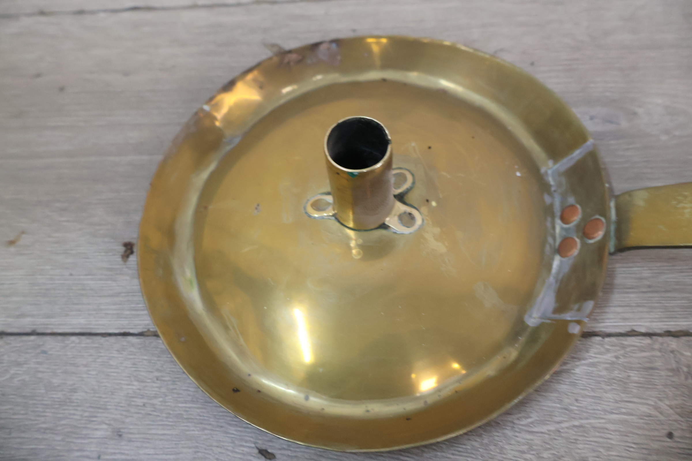 Set koperkleurige kandelaars en wandkandelaars en assortiment – foto 13 – kavel bij GSD Auctions, Zoeterwoude