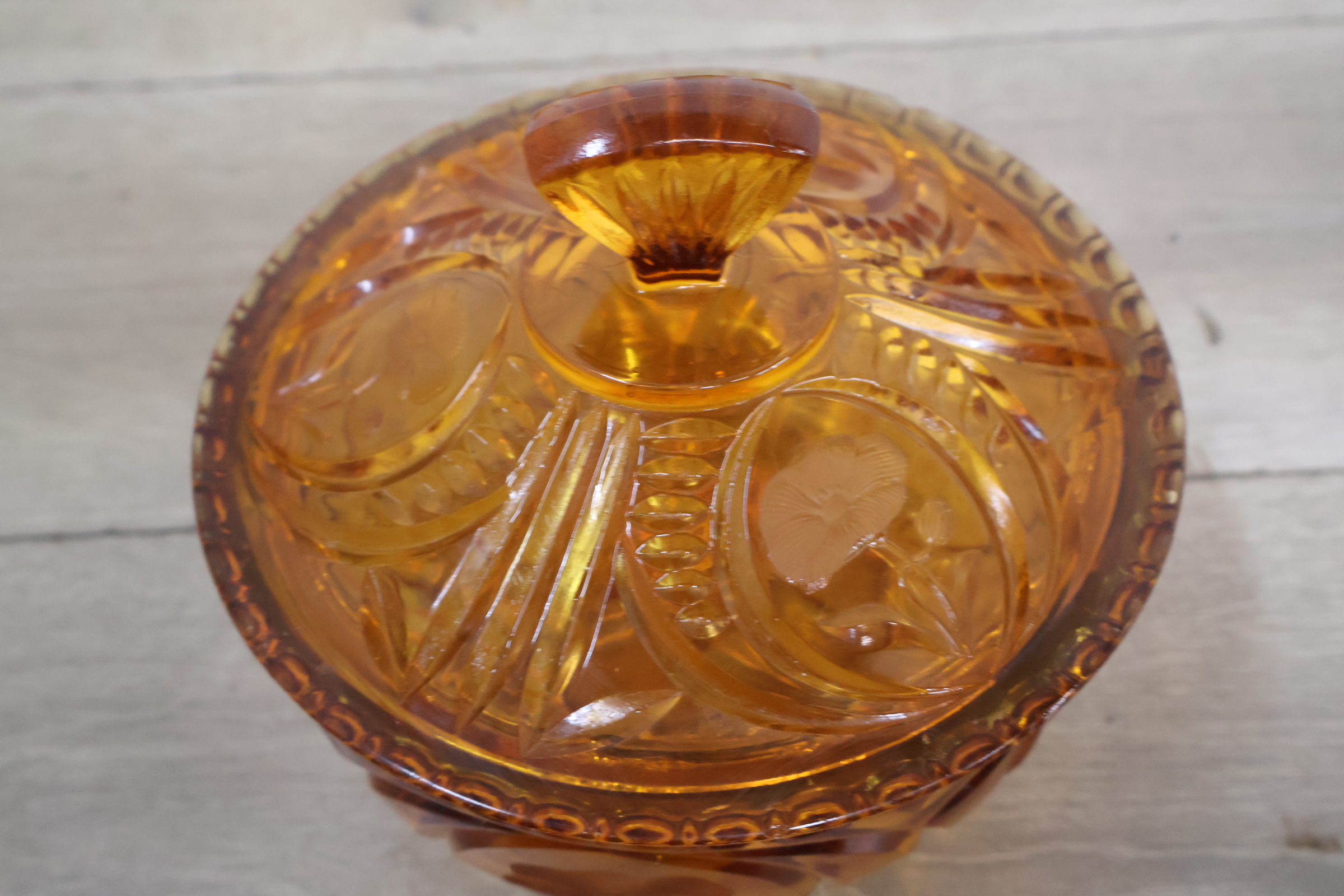 Set van oranje glazen zoals likeurglazen met dekselpot – foto 6 – kavel bij GSD Auctions, Zoeterwoude