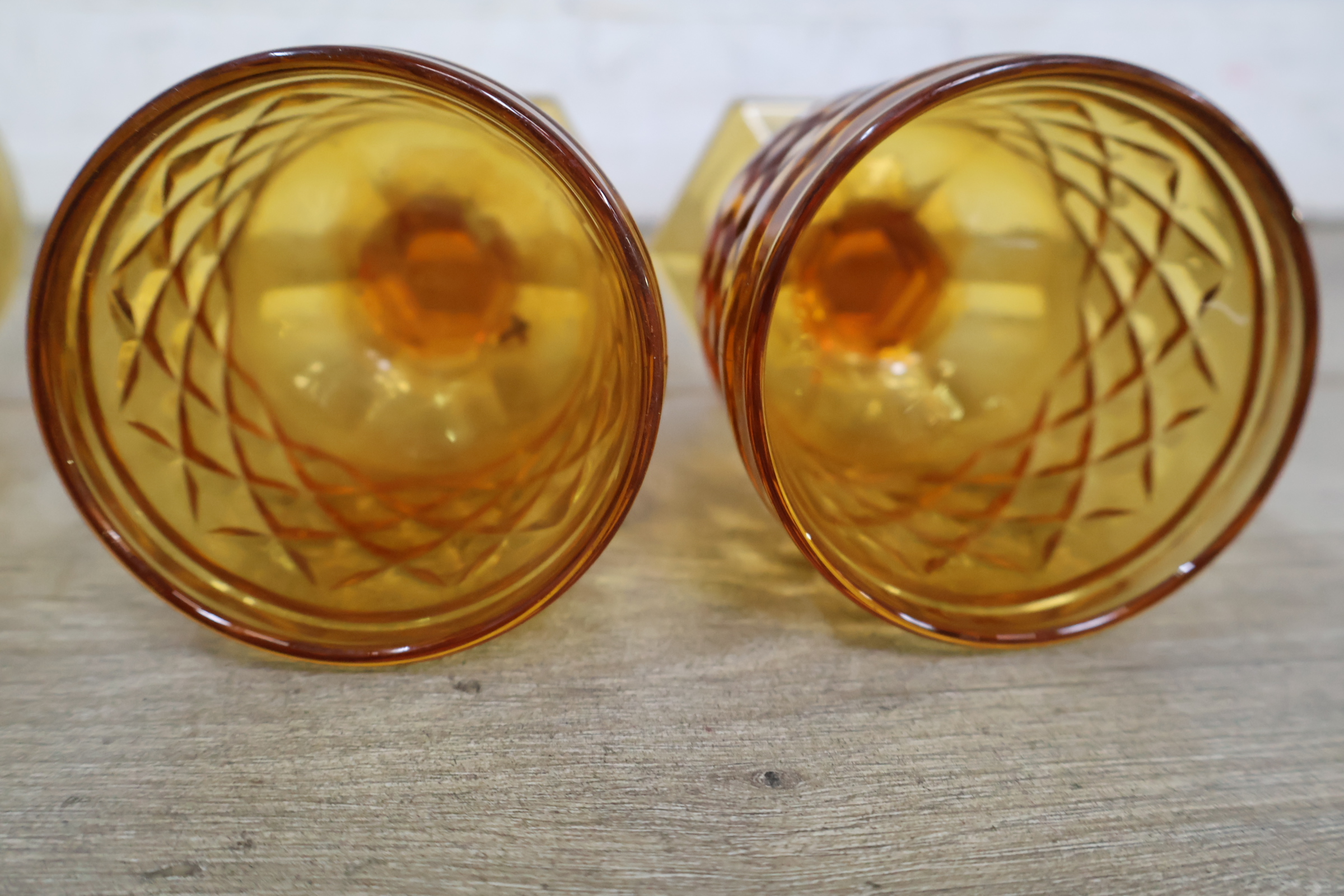 Set van oranje glazen zoals likeurglazen met dekselpot – foto 12 – kavel bij GSD Auctions, Zoeterwoude