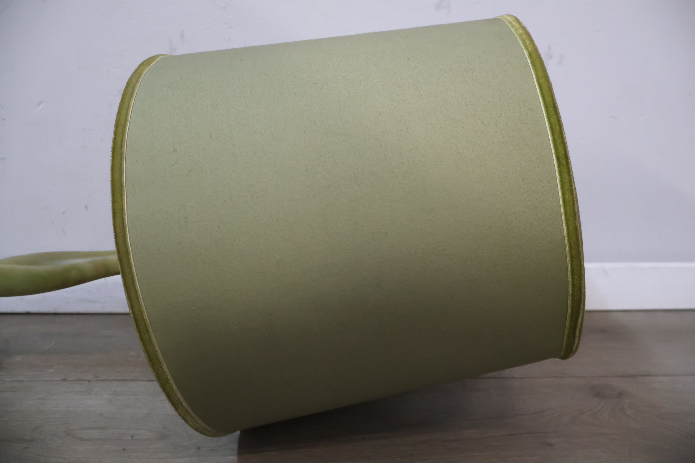 Vintage staande lamp met groene stoffen kap – foto 13 – kavel bij GSD Auctions, Zoeterwoude