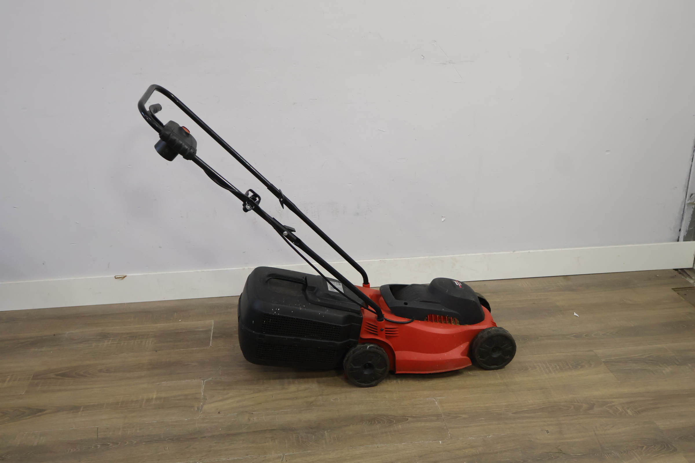 Elektrische Grasmaaier - MTD Smart 32E 1000W – foto 3 – kavel bij GSD Auctions, Zoeterwoude
