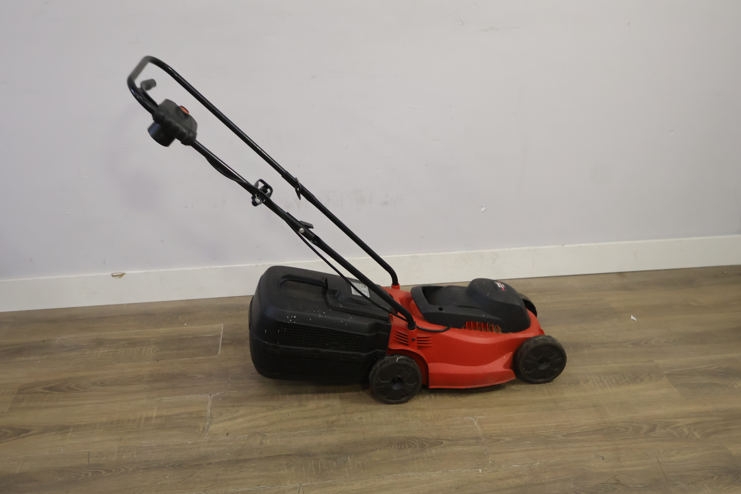 Elektrische Grasmaaier - MTD Smart 32E 1000W – foto 4 – kavel bij GSD Auctions, Zoeterwoude