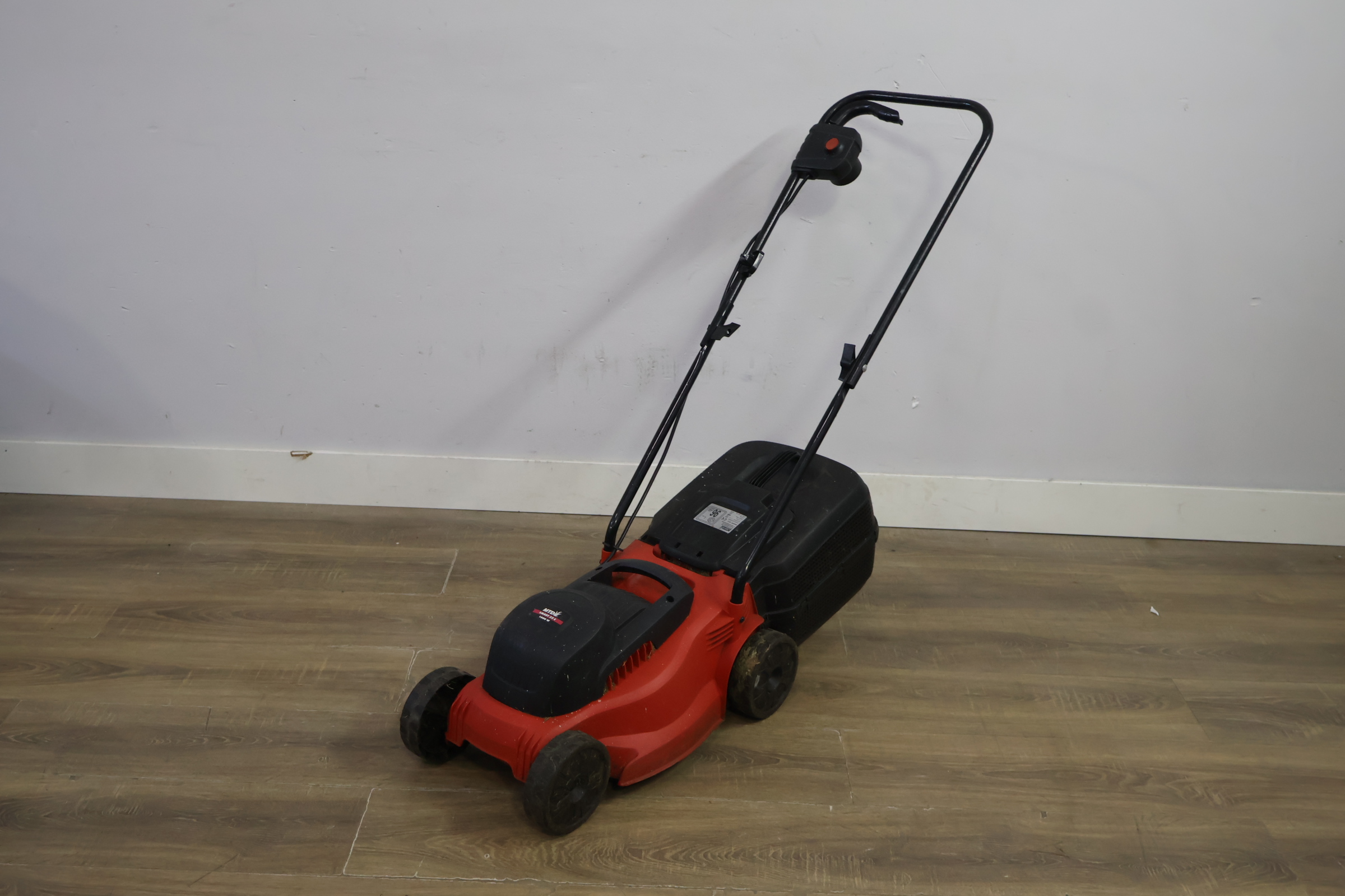 Elektrische Grasmaaier - MTD Smart 32E 1000W – foto 10 – kavel bij GSD Auctions, Zoeterwoude
