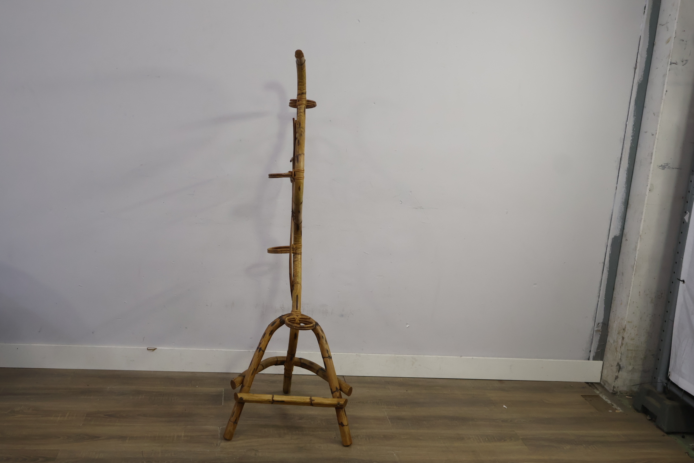 Vintage Rotan Plantenstandaard - Jaren '60 – foto 3 – kavel bij GSD Auctions, Zoeterwoude
