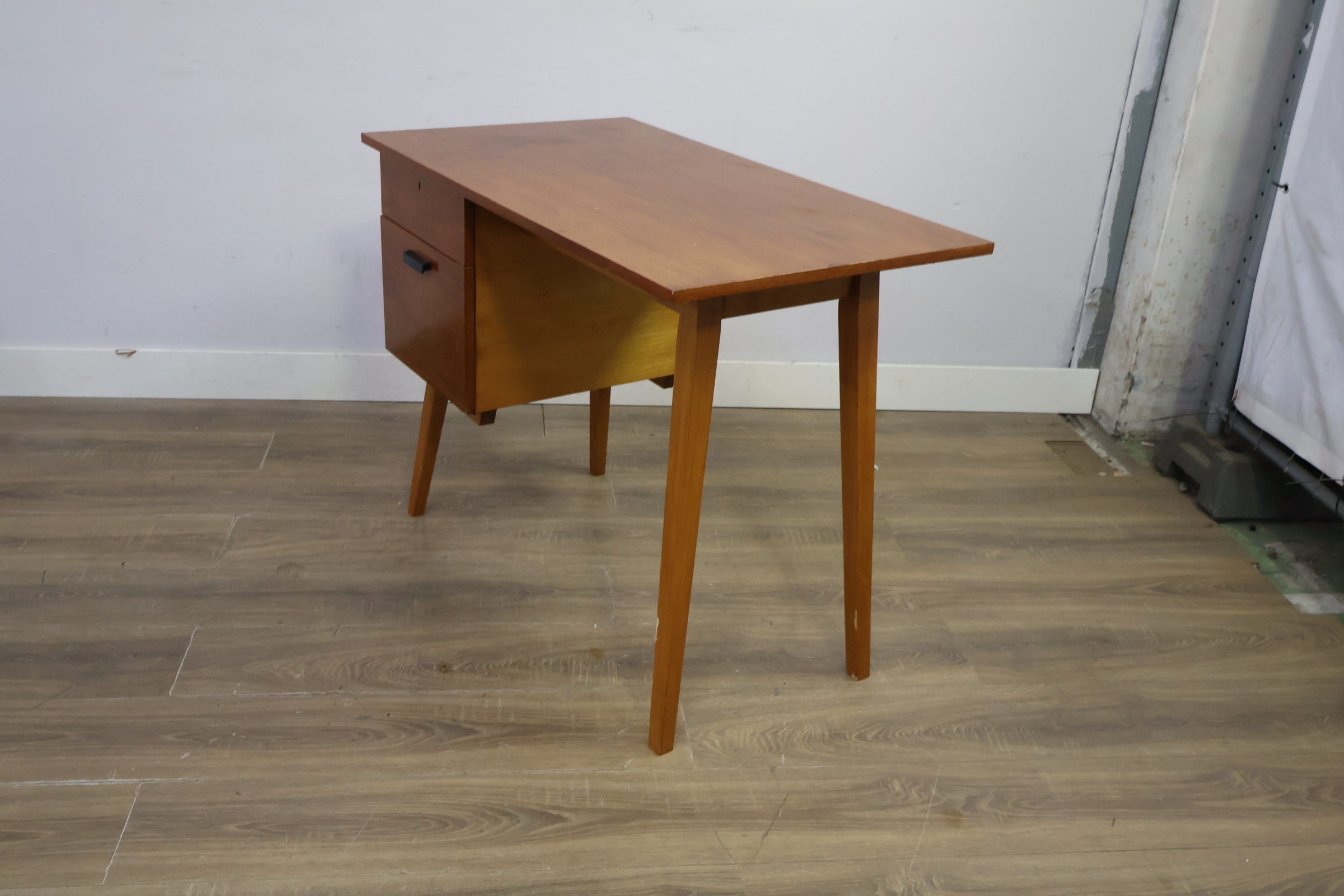 Vintage Bureau - Schrijftafel - Jaren '60 – foto 9 – kavel bij GSD Auctions, Zoeterwoude