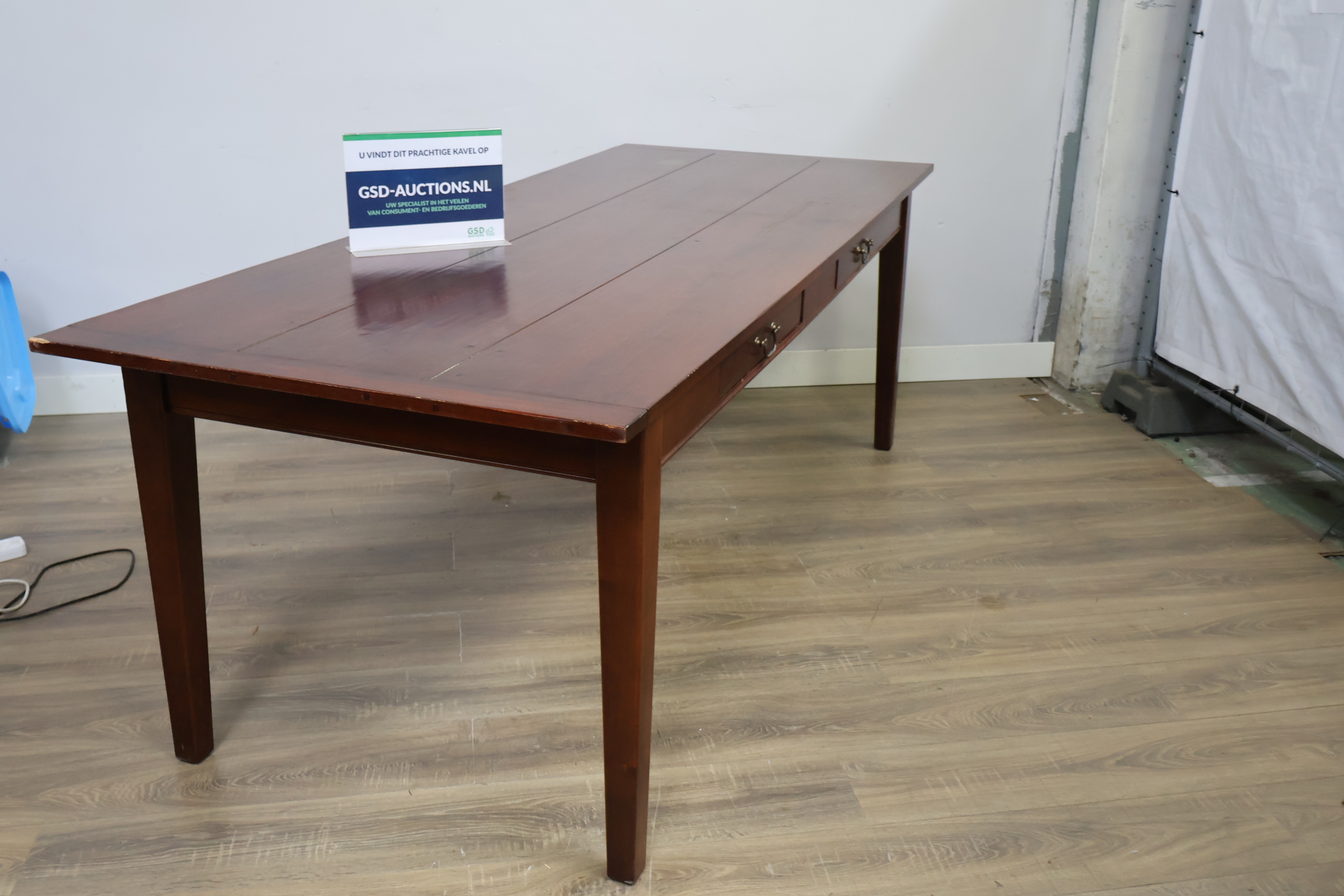 Grote Houten eettafel met lades - 220L x 90B – foto 2 – kavel bij GSD Auctions, Zoeterwoude
