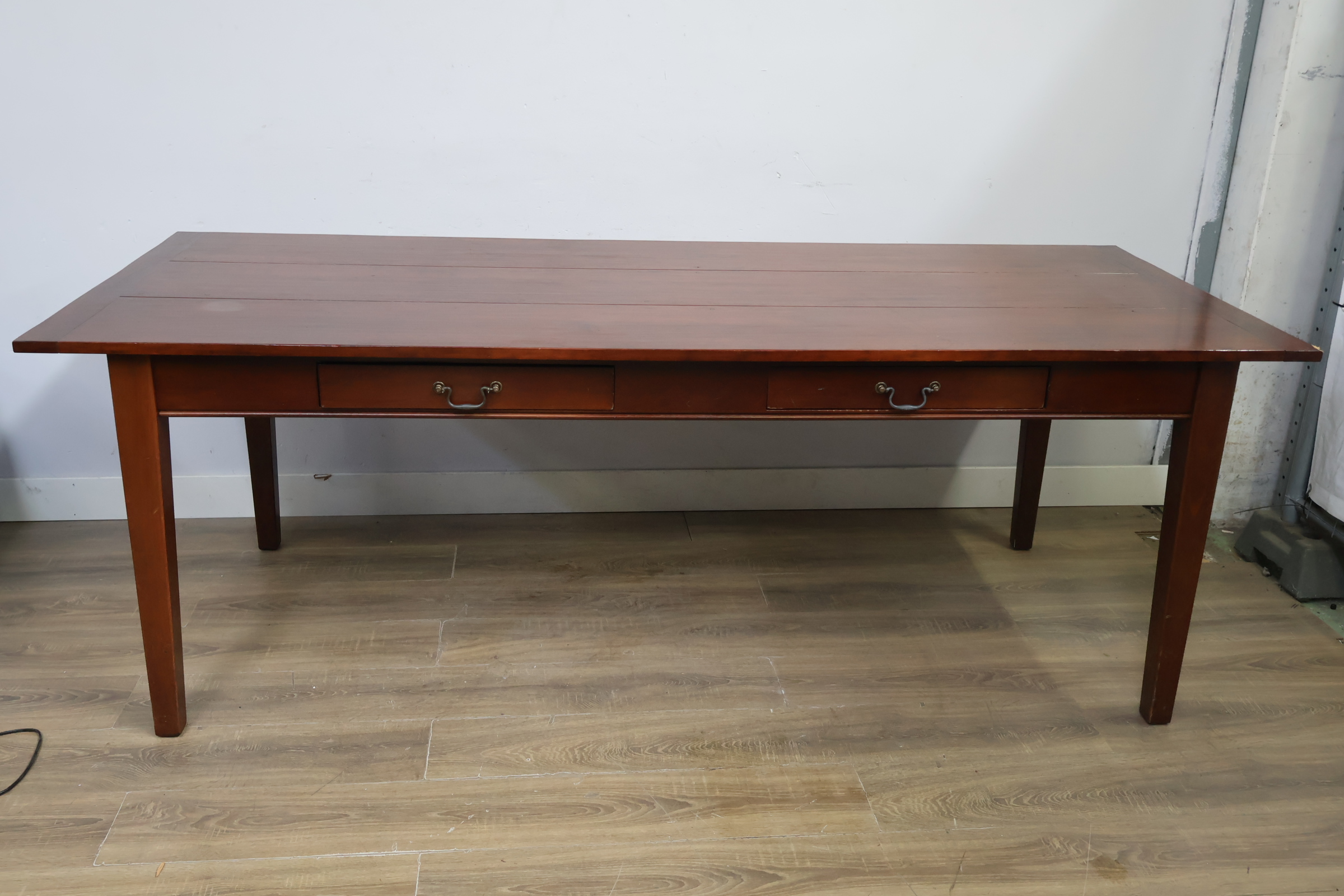 Grote Houten eettafel met lades - 220L x 90B – foto 5 – kavel bij GSD Auctions, Zoeterwoude