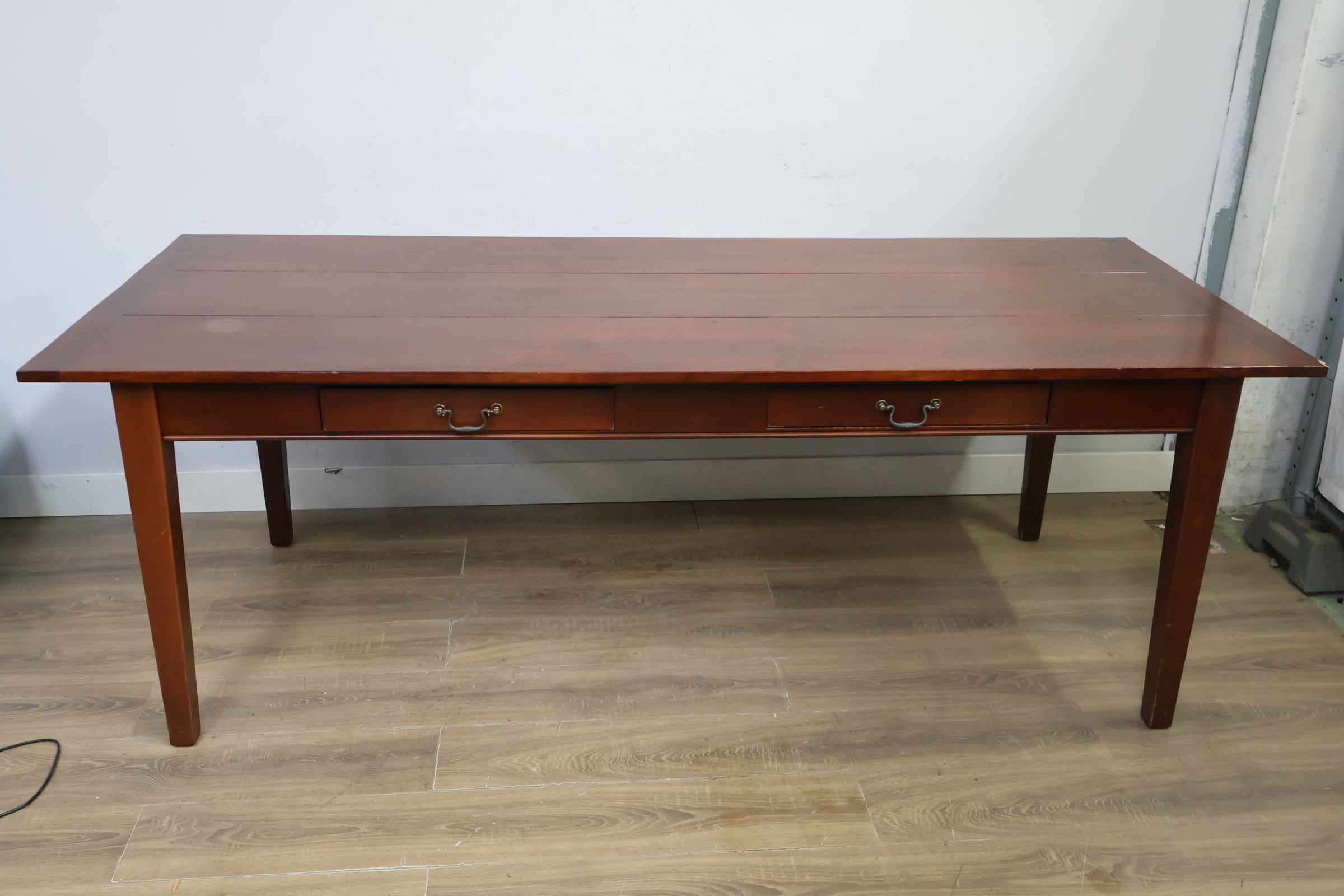 Grote Houten eettafel met lades - 220L x 90B – foto 6 – kavel bij GSD Auctions, Zoeterwoude