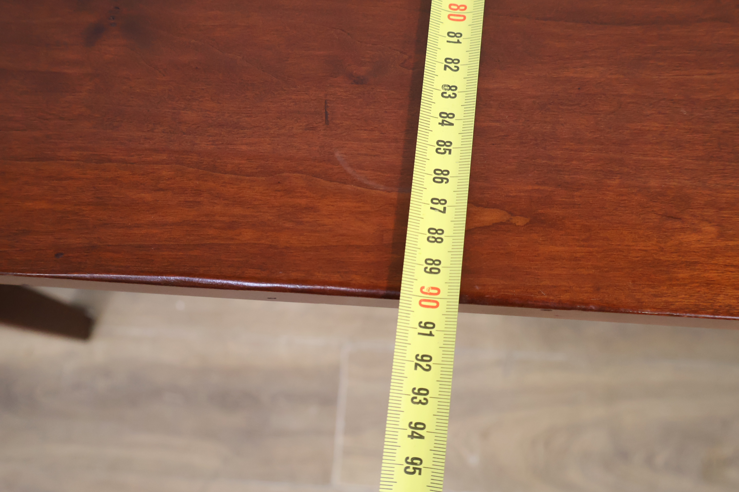 Grote Houten eettafel met lades - 220L x 90B – foto 15 – kavel bij GSD Auctions, Zoeterwoude