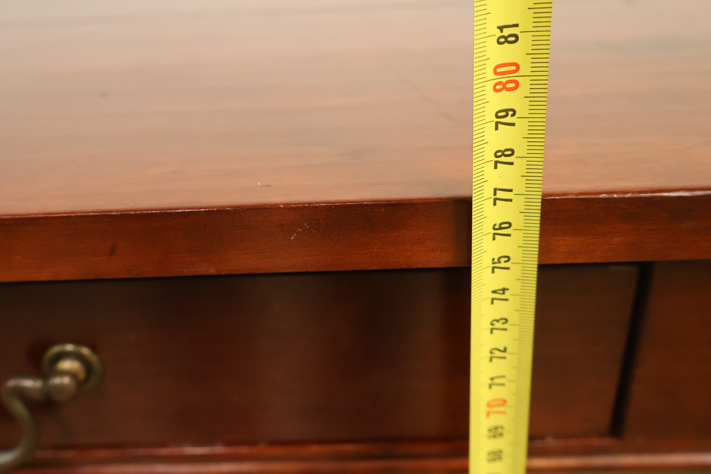 Grote Houten eettafel met lades - 220L x 90B – foto 17 – kavel bij GSD Auctions, Zoeterwoude