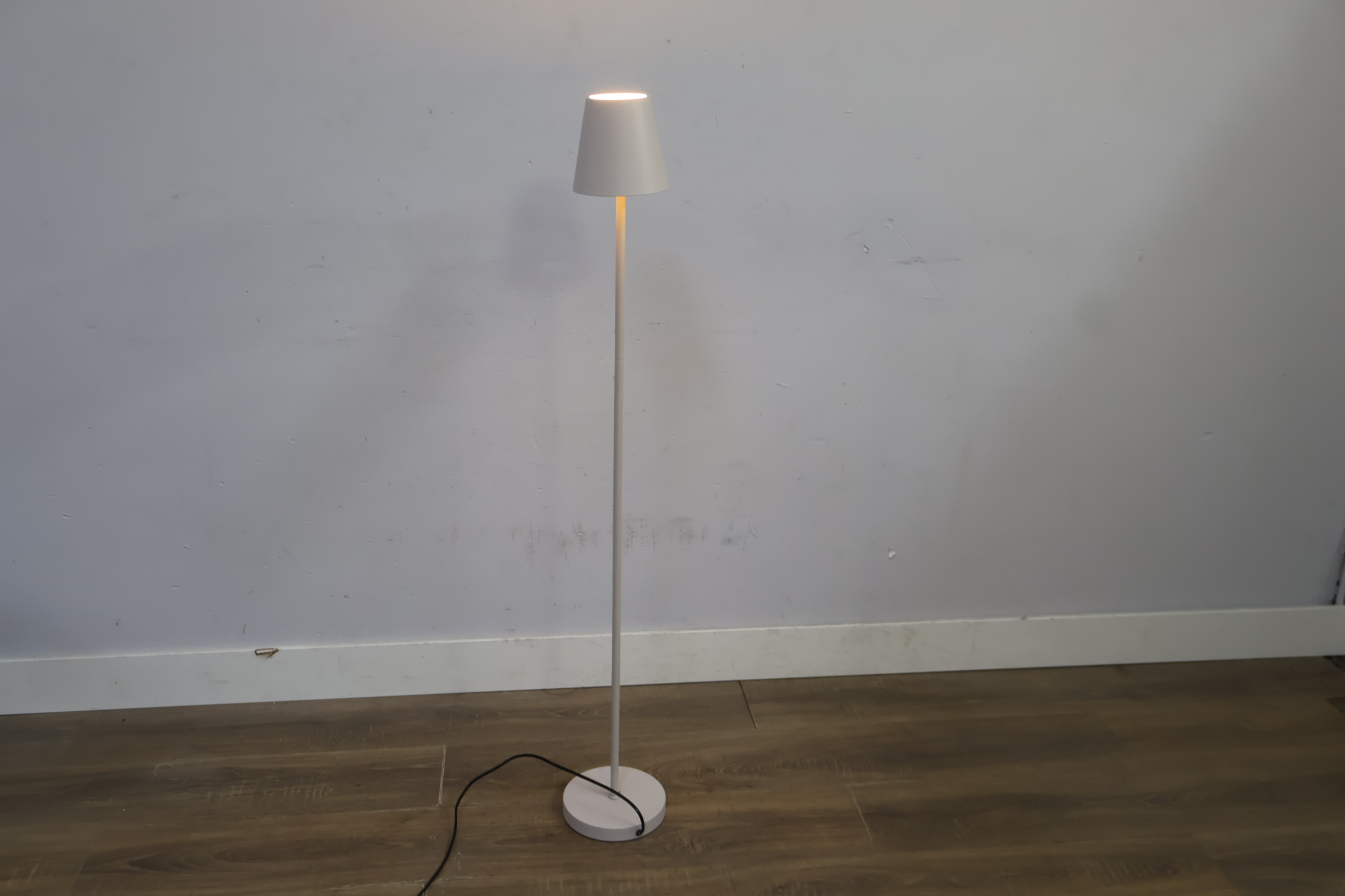 Karwei Vloerlamp – foto 3 – kavel bij GSD Auctions, Zoeterwoude