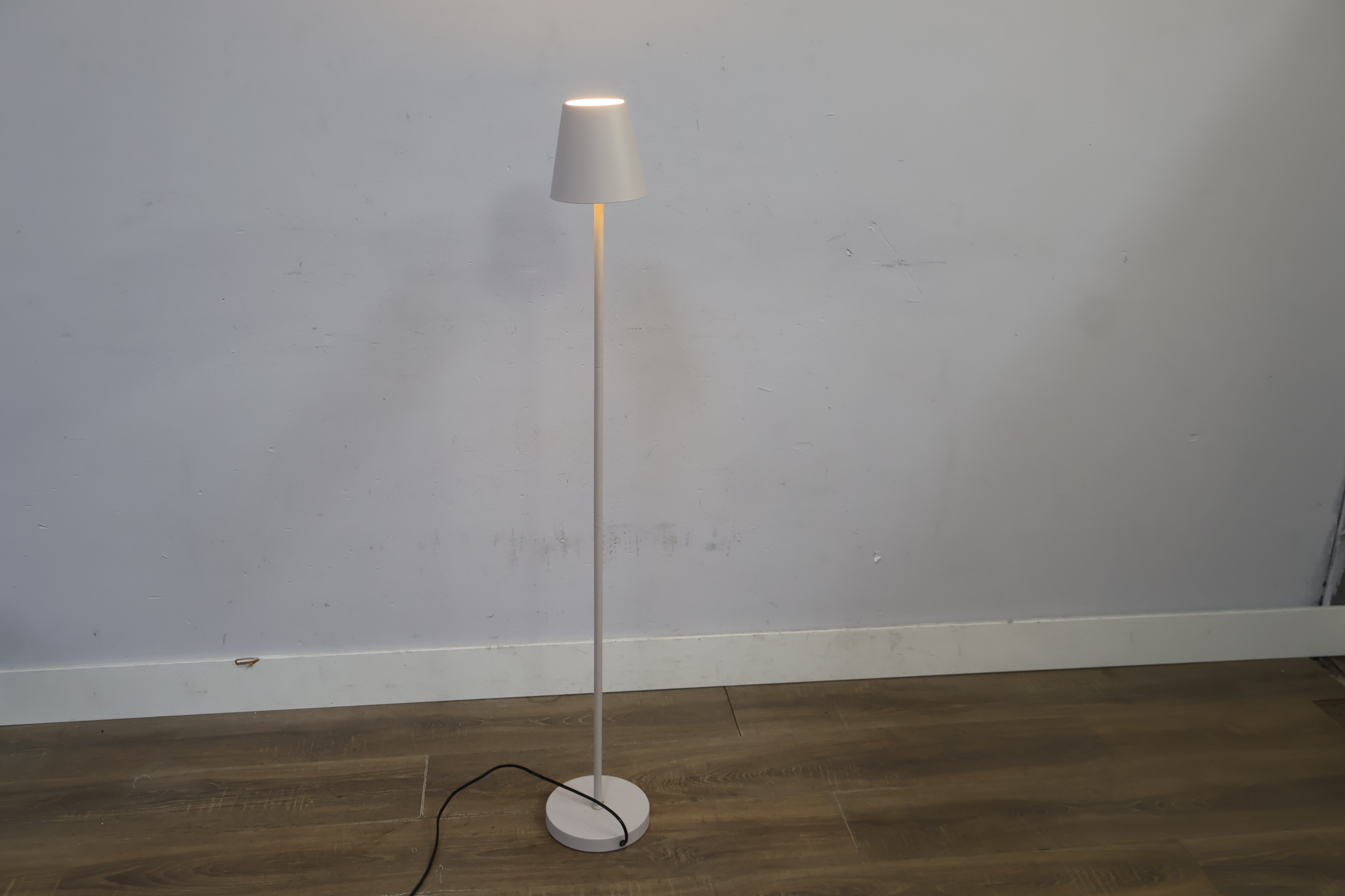 Karwei Vloerlamp – foto 4 – kavel bij GSD Auctions, Zoeterwoude