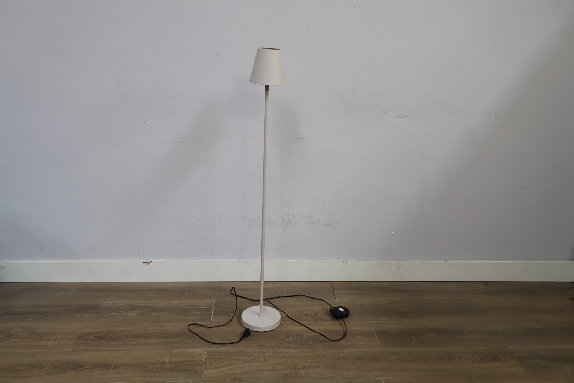 Karwei Vloerlamp – foto 8 – kavel bij GSD Auctions, Zoeterwoude