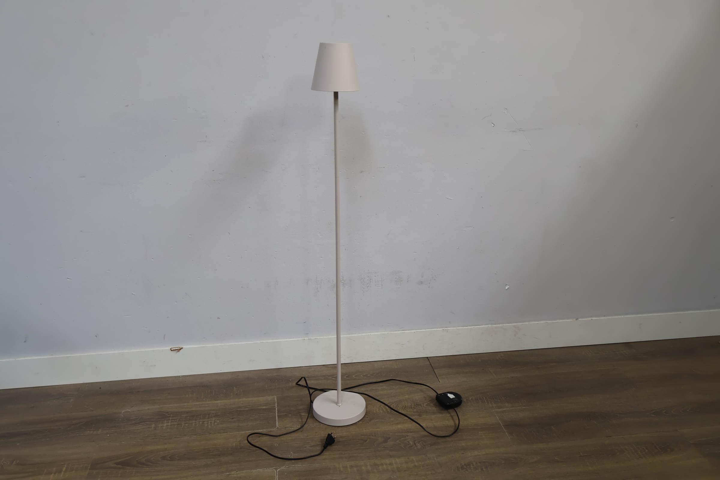 Karwei Vloerlamp – foto 9 – kavel bij GSD Auctions, Zoeterwoude