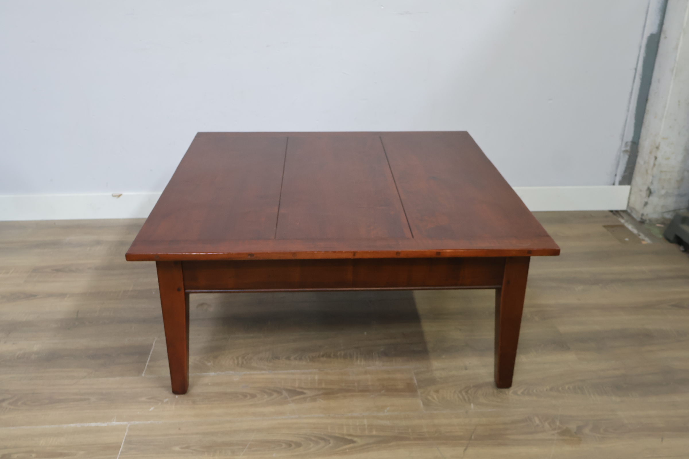 Houten salontafel met lade – foto 3 – kavel bij GSD Auctions, Zoeterwoude