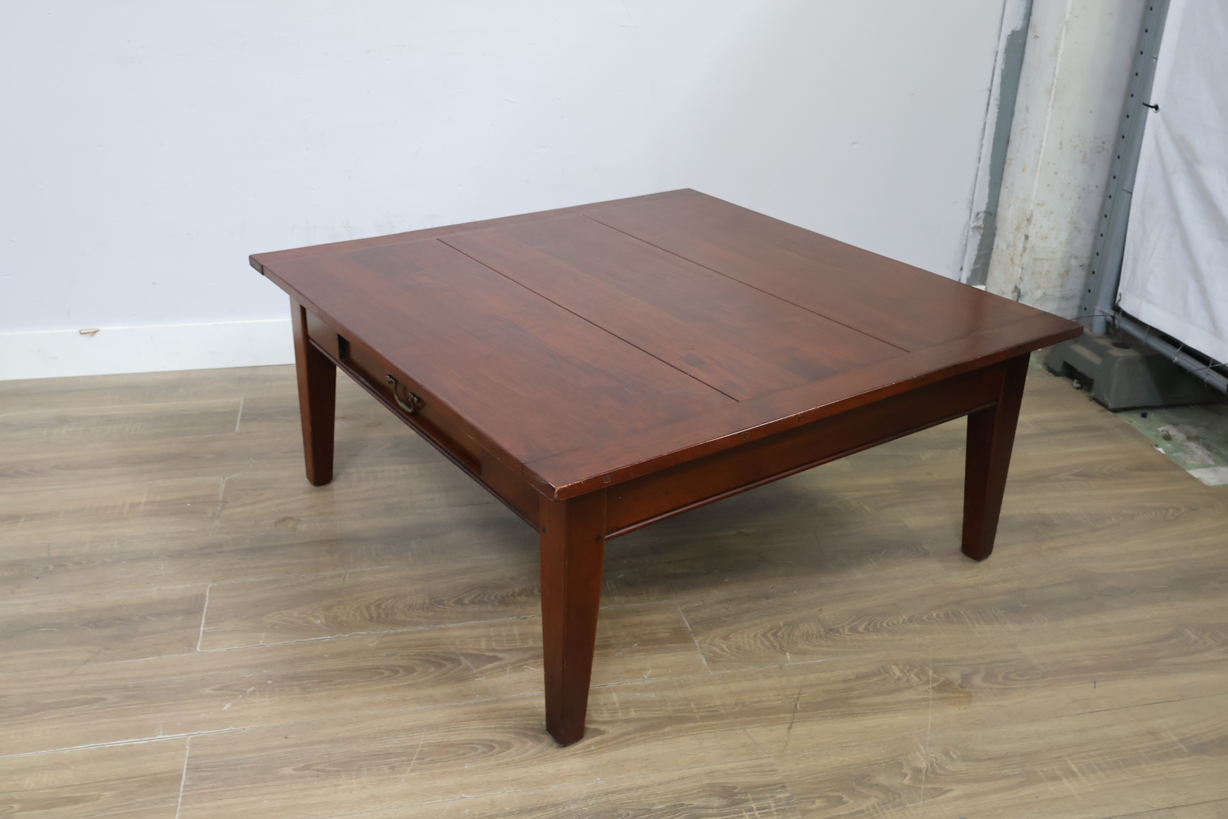Houten salontafel met lade – foto 10 – kavel bij GSD Auctions, Zoeterwoude