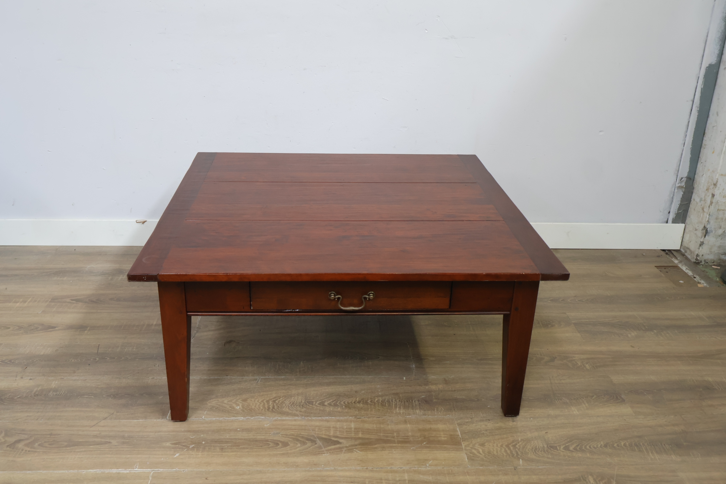 Houten salontafel met lade – foto 14 – kavel bij GSD Auctions, Zoeterwoude